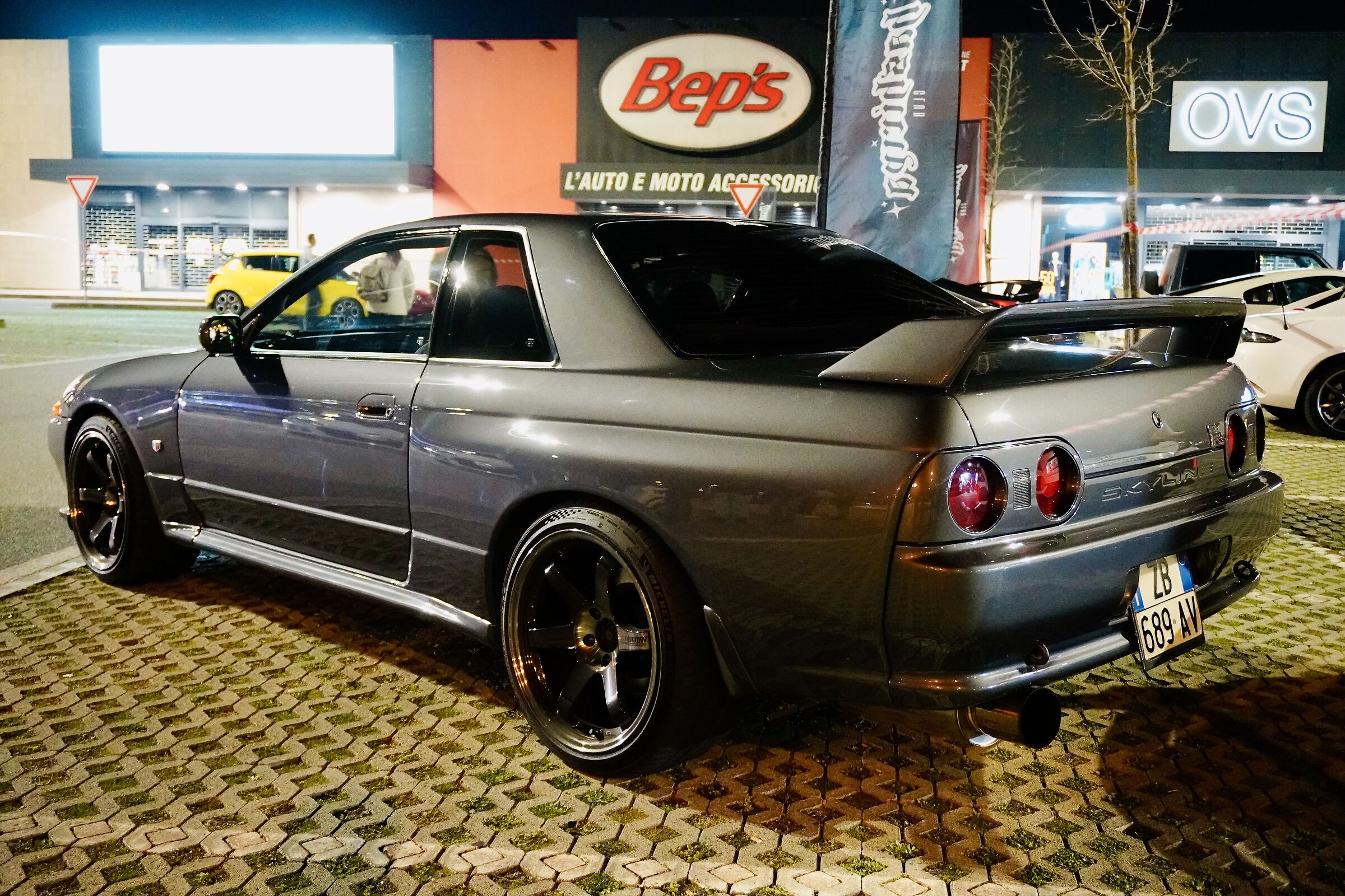 Nissan Skyline R32
