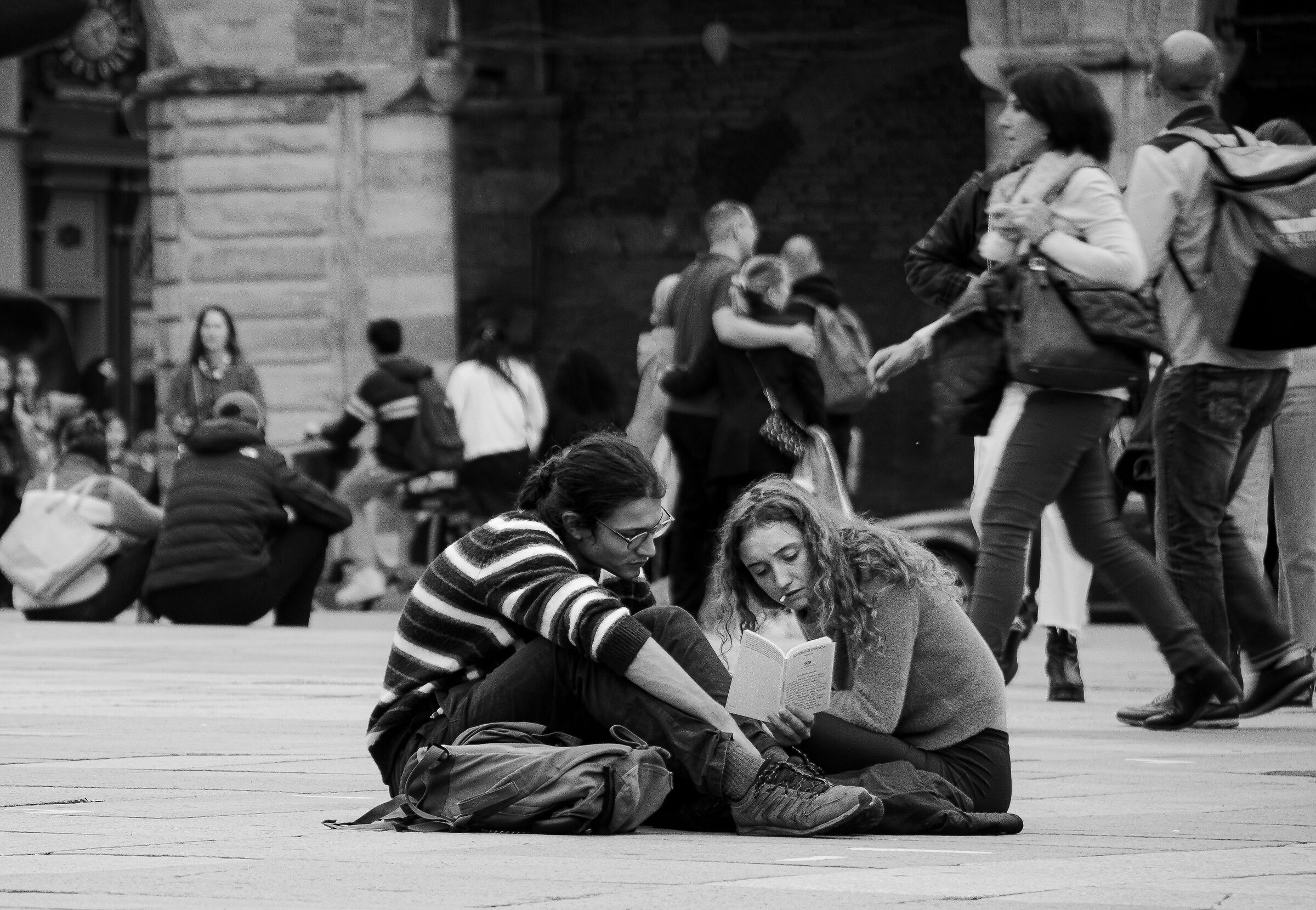 READING IN THE SQUARE