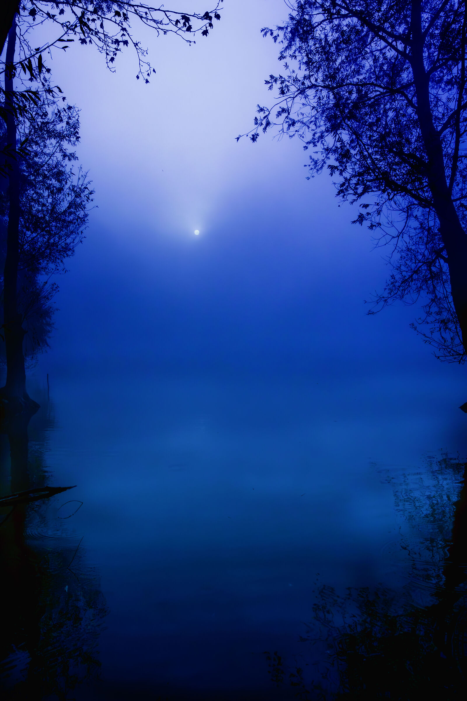 Sunrise between water and sky 1