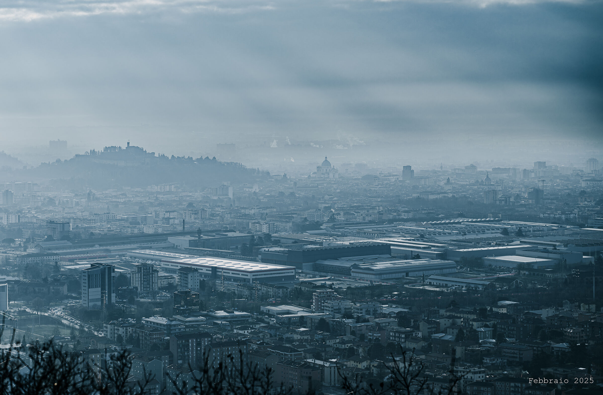 Brescia all'alba (storica e industriale)