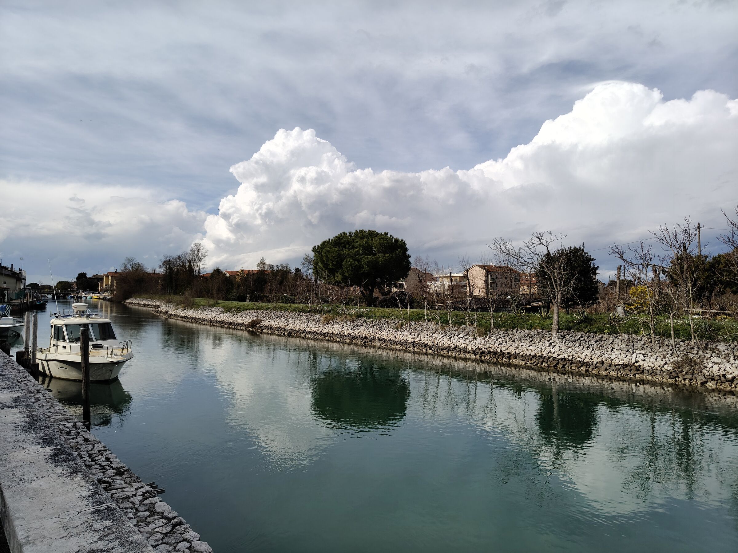 Nuvole e riflessi a Treporti