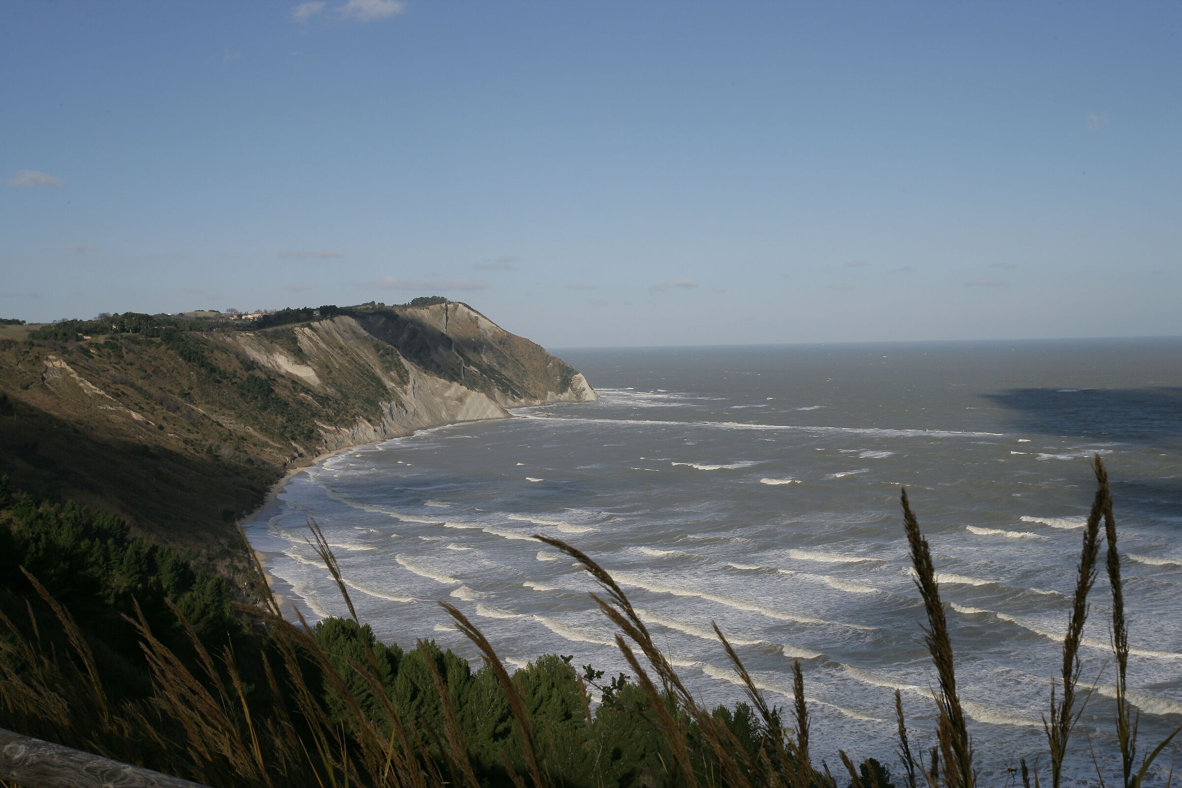 trave mareggiata