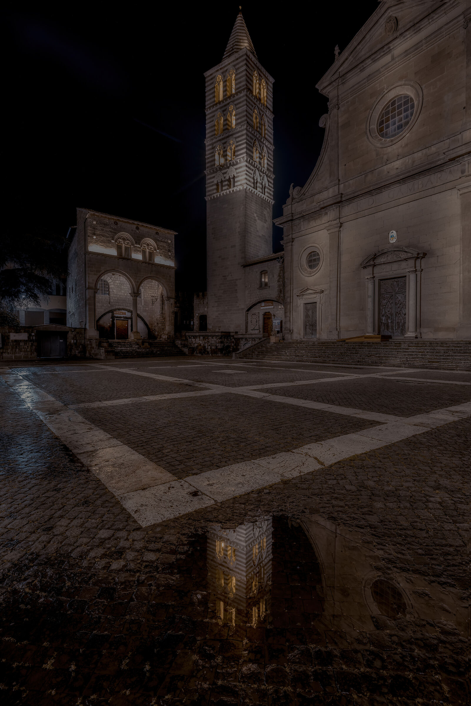 Viterbo piazza san Lorenzo
