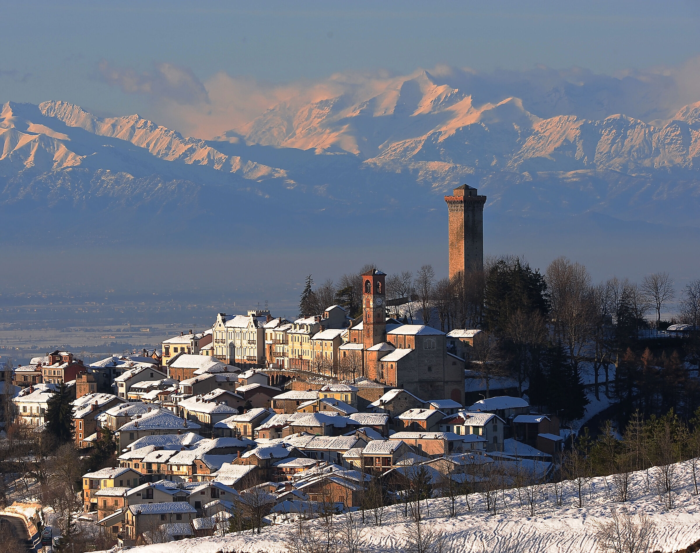 Murazzano e Monte Rocciamelone sullo sfondo Cuneo
