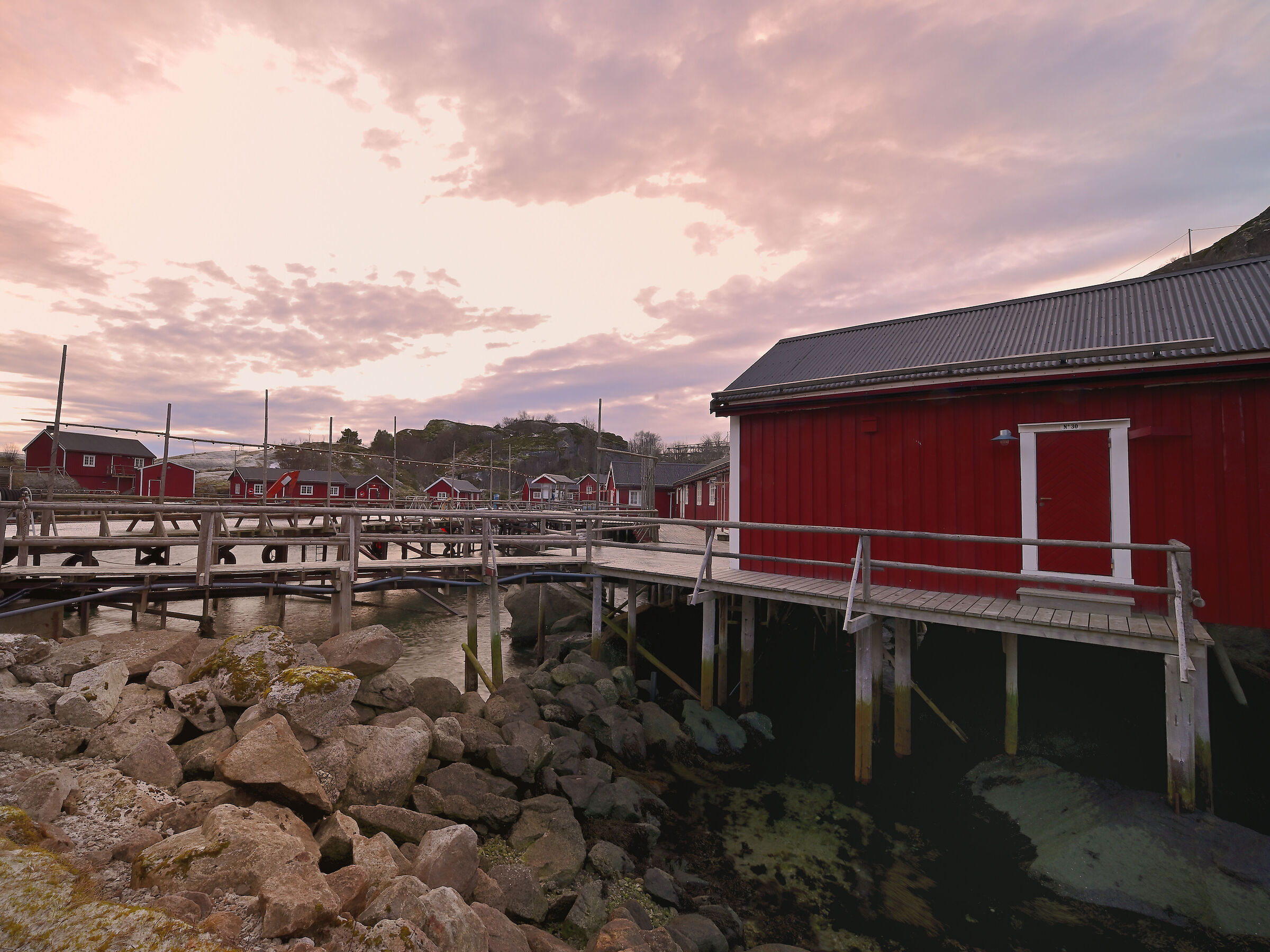 Nusfjord, Houses on stilts