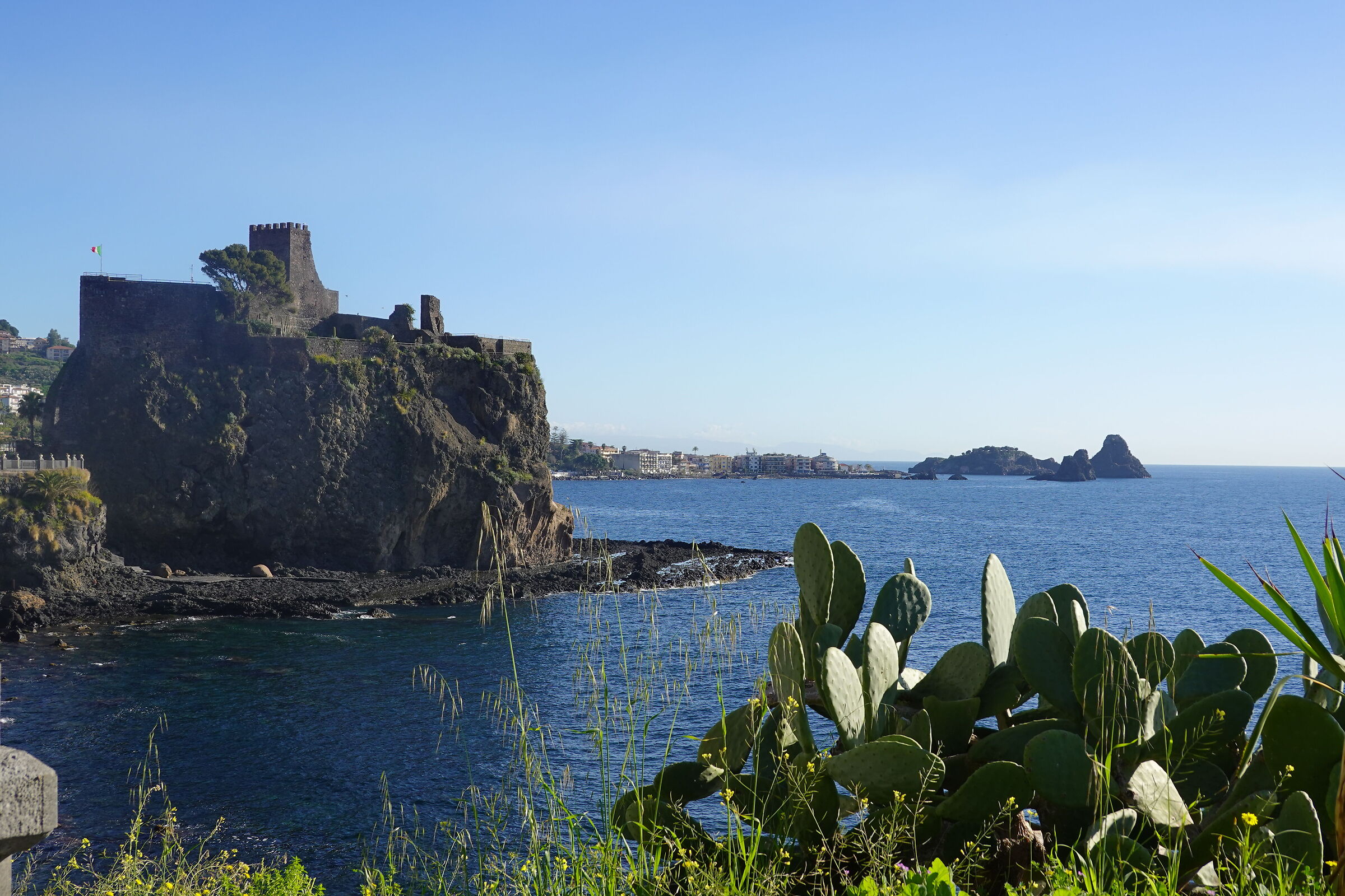 Acicastello e i faraglioni