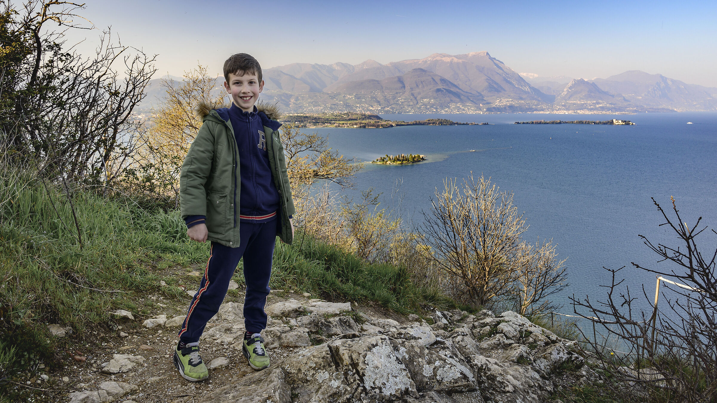 Lorenzo alla Rocca di Manerba, lago di Garda.