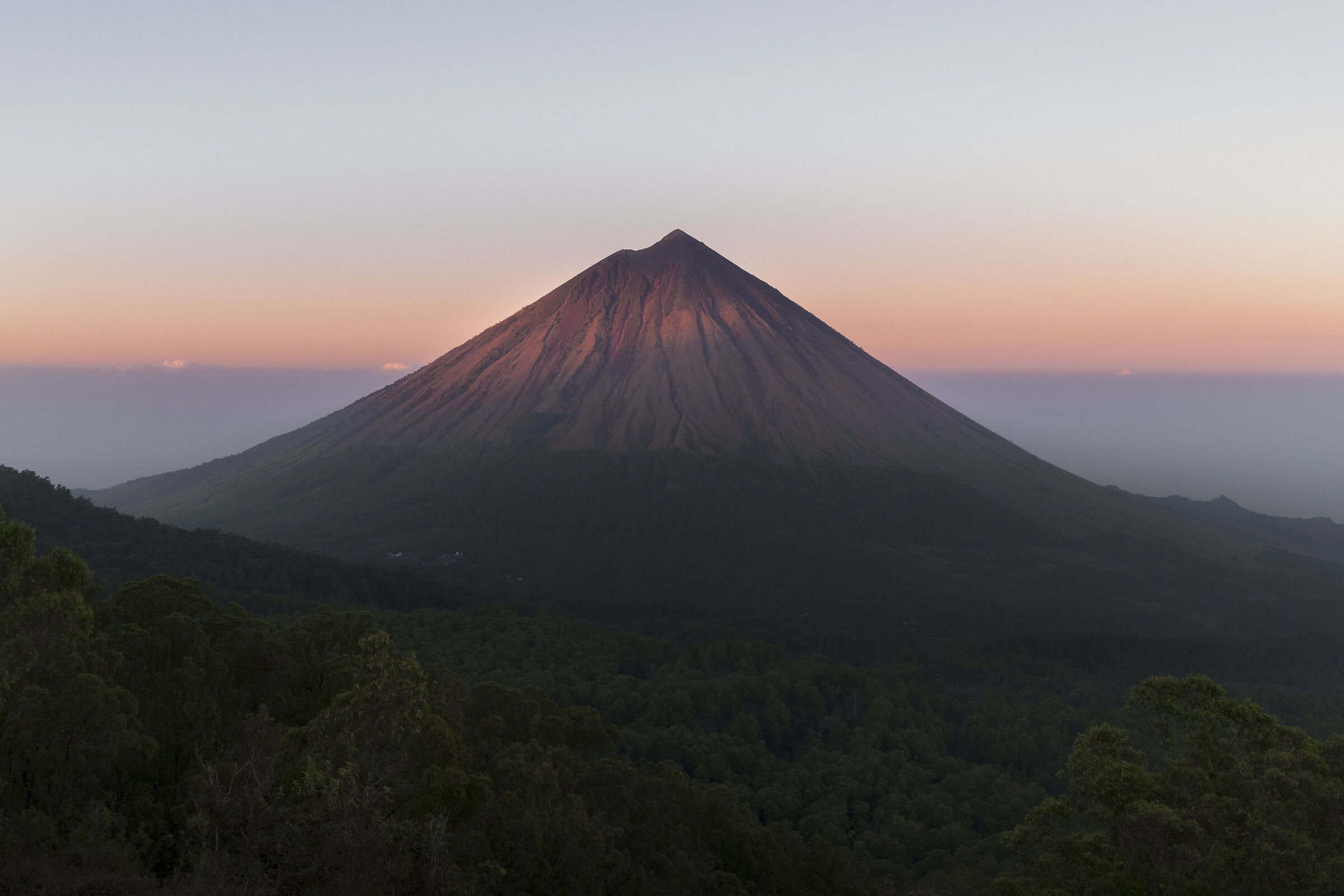 inierie vulcan, flores island