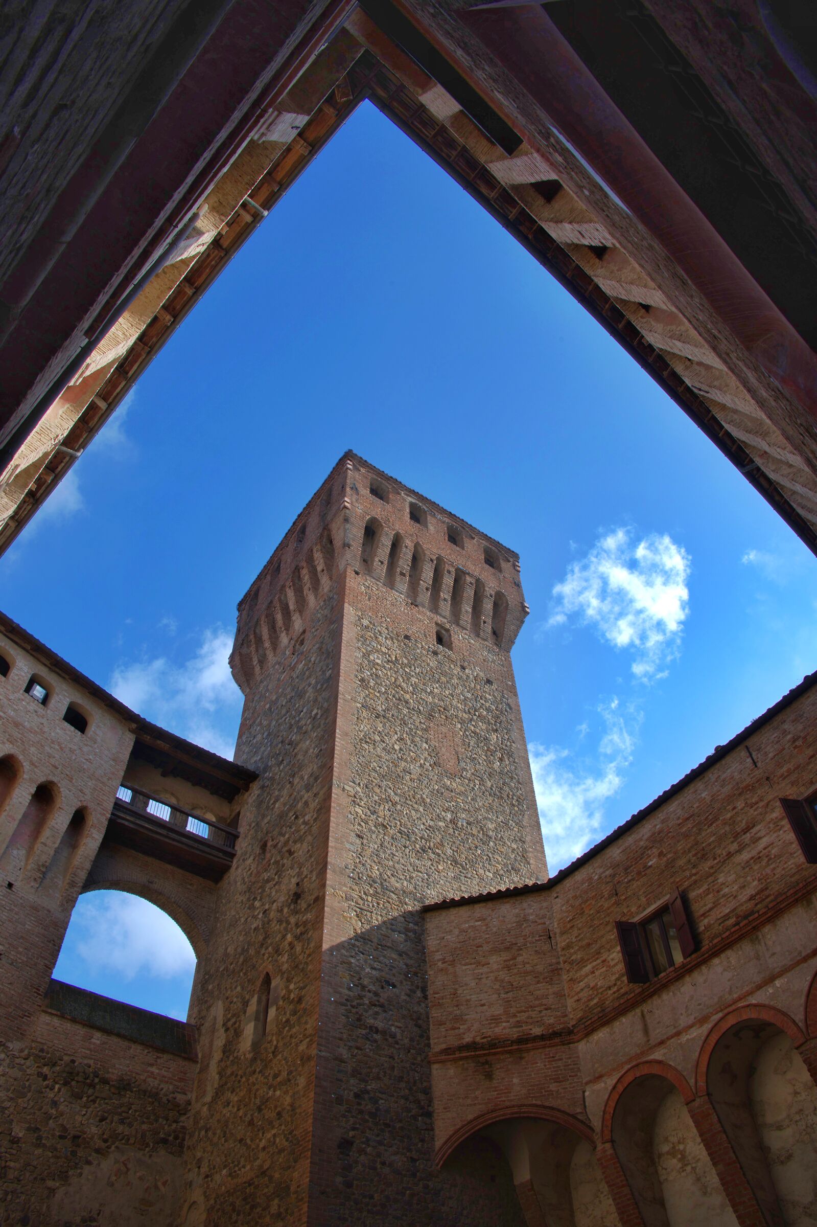 Cercando geometrie, castello di Vignola