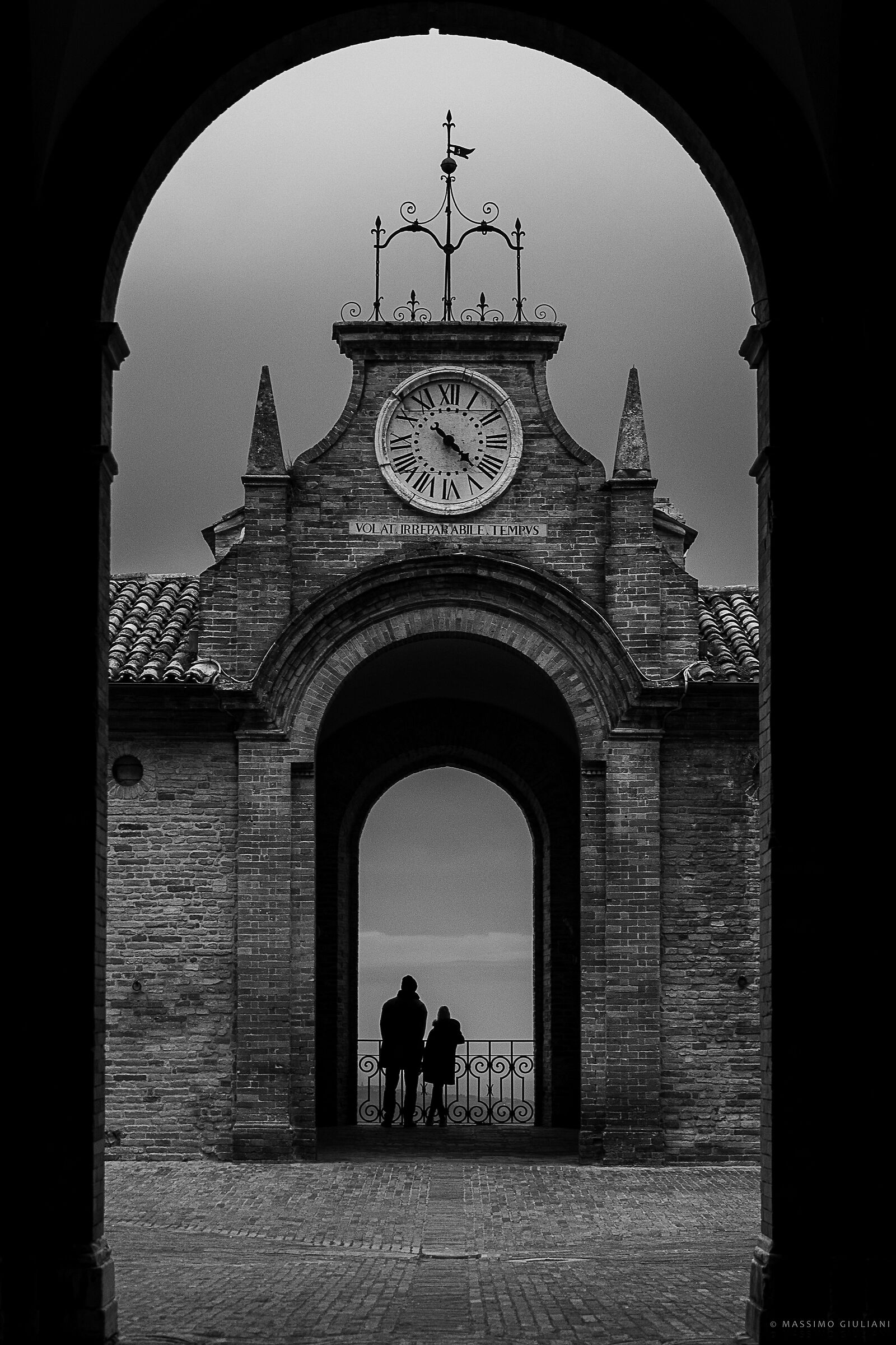 Volat irreparable tempus