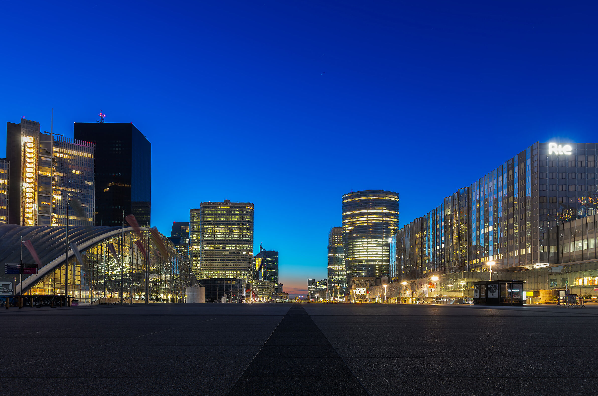 La Defense ... in blue