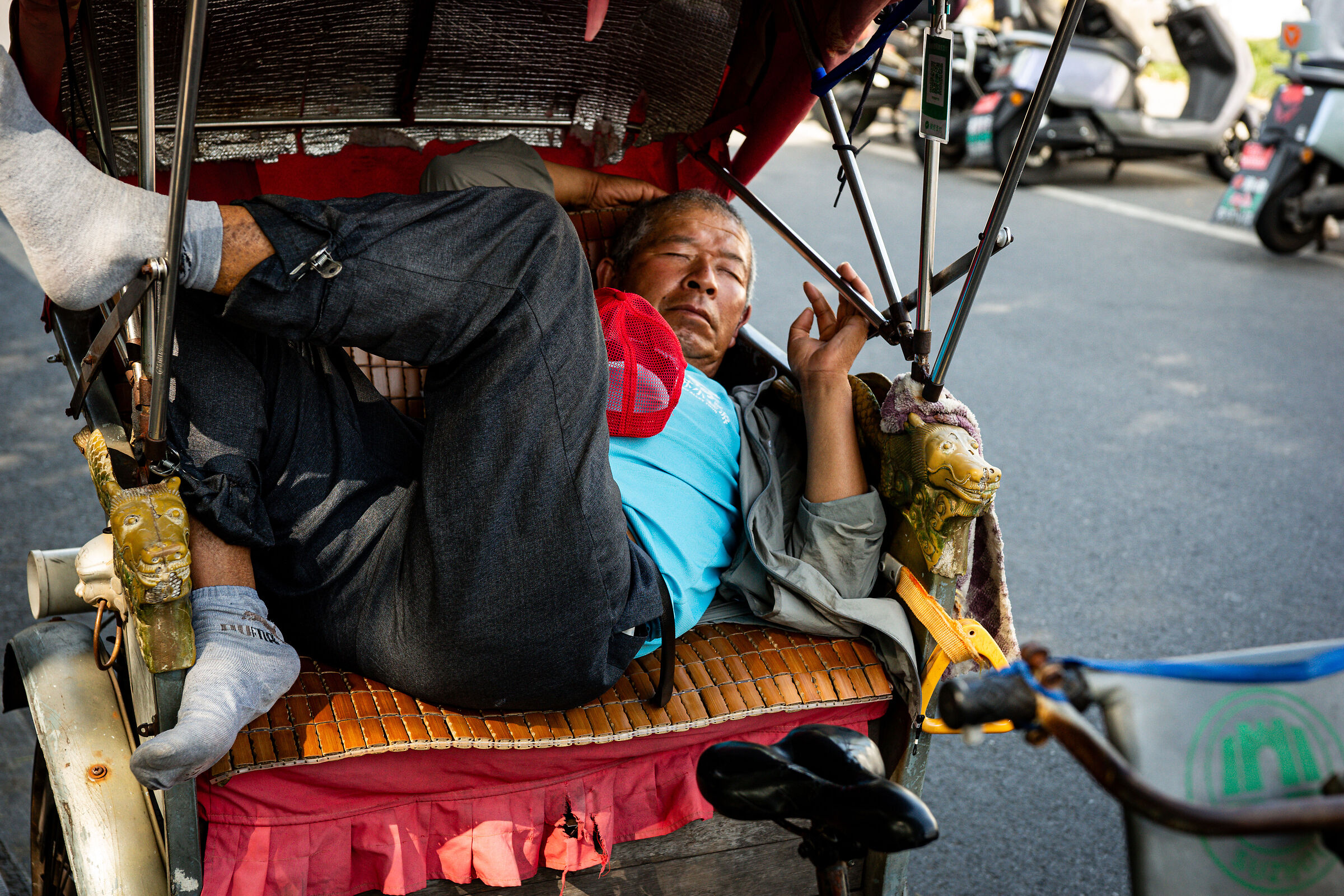 Dormendo a lavoro - Suzhou
