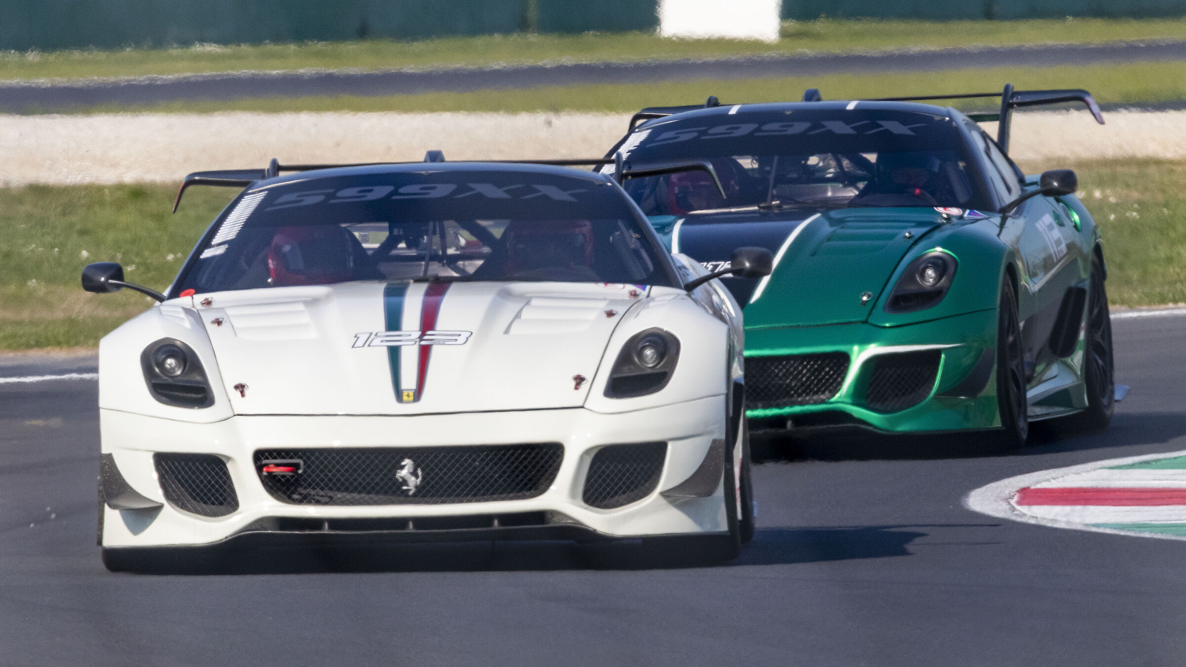 Doppietta di Ferrari 599xx Evo