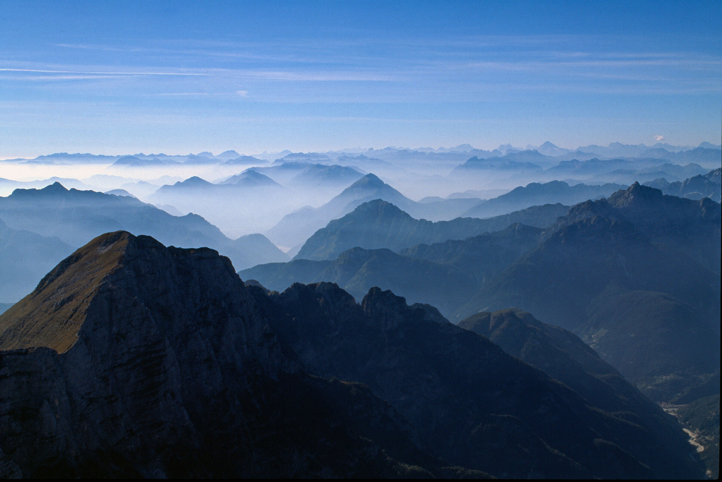 Vista Dolomiti dal Jof di Montasio 1997