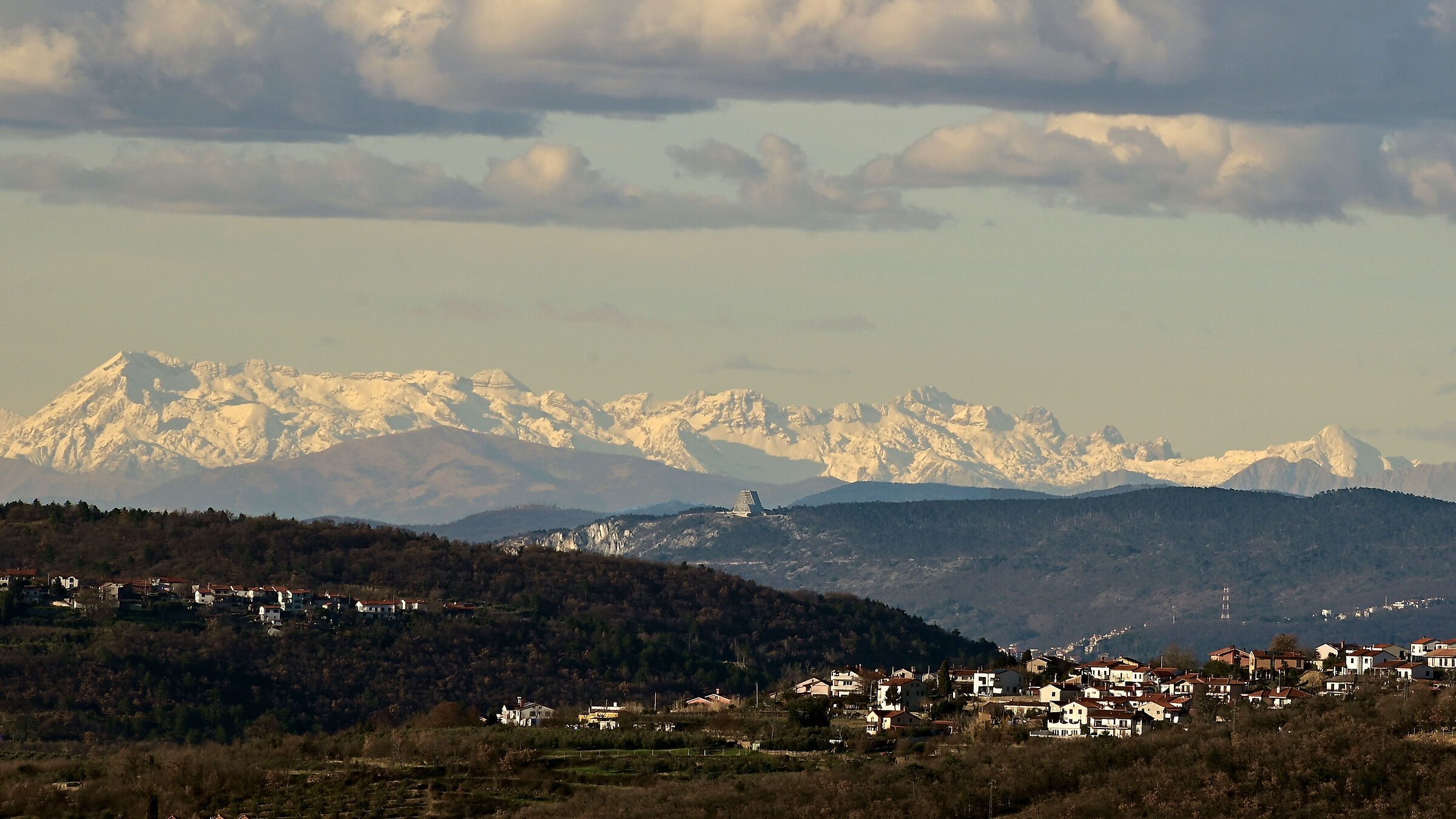 vista monte Canin Monte Grisa Jof Fuart Rombon da Cerej