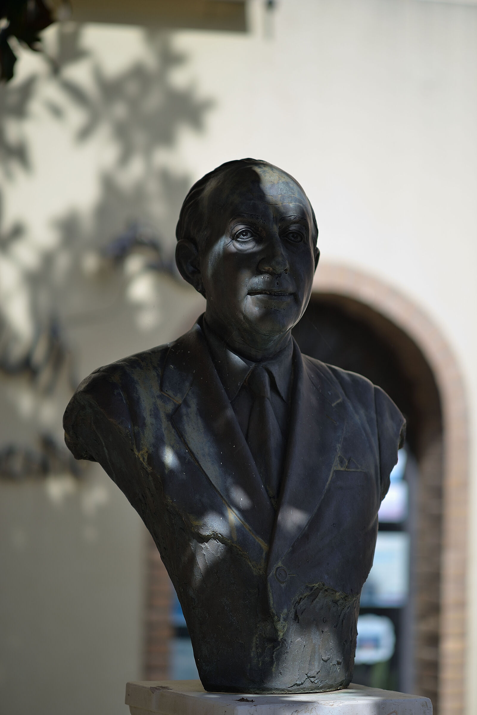 Try Nikon AI-s 105 f2.5