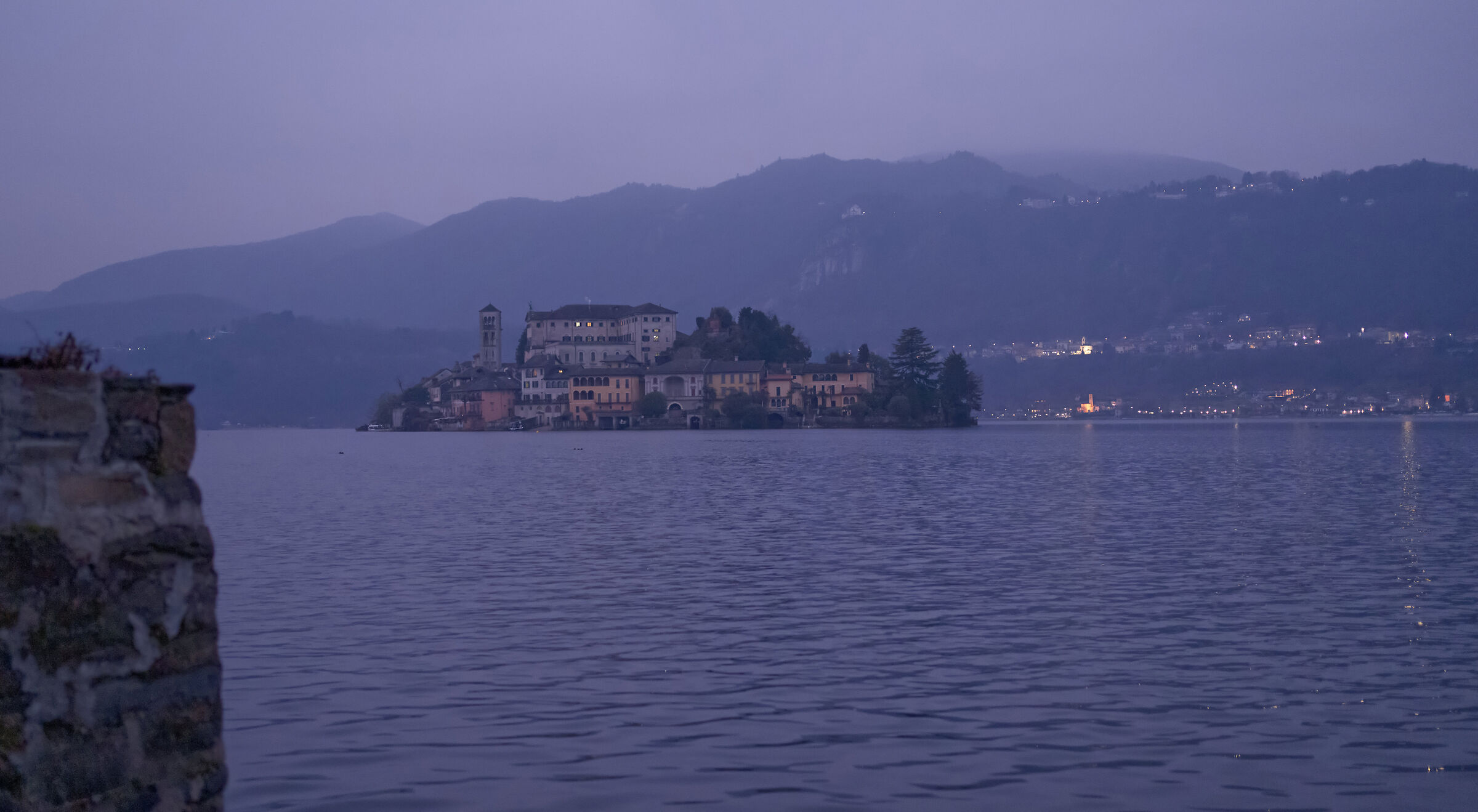 Orta S.Giulio tests nikkor z 35mm f1.4