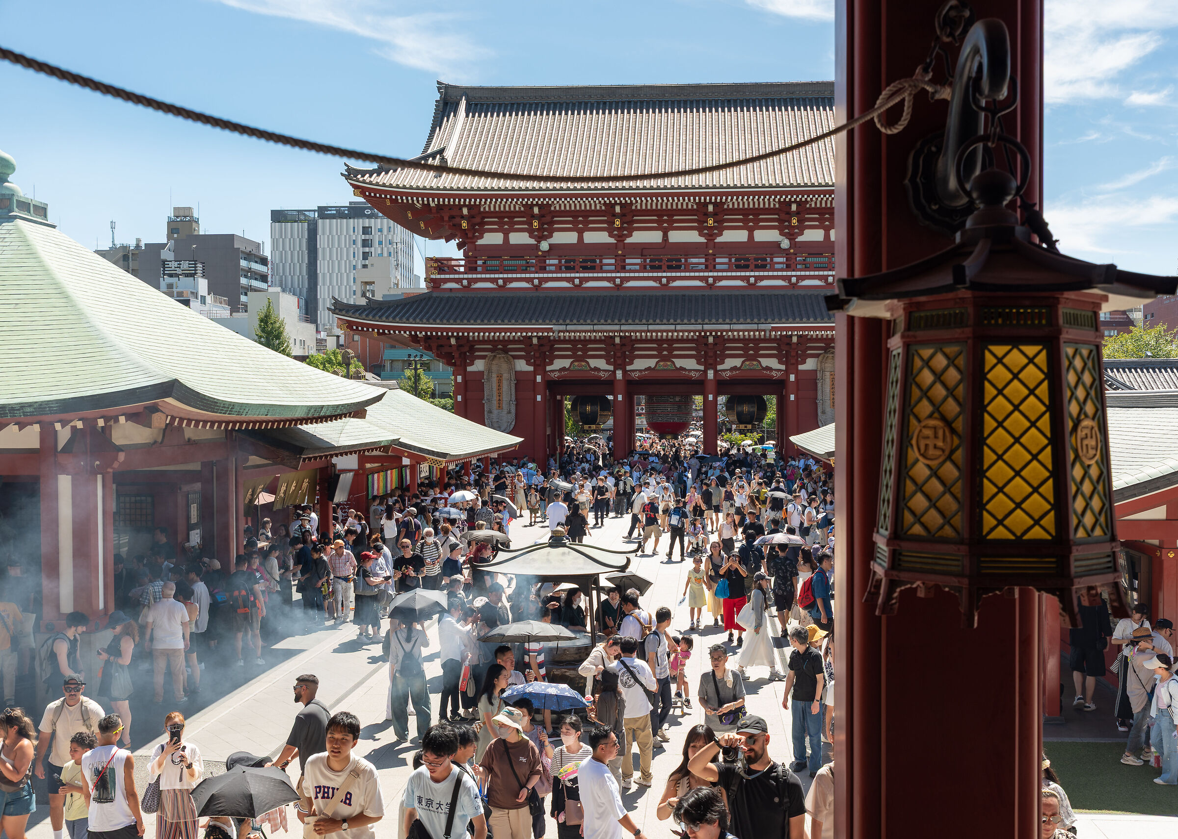 A Sunday morning at Senso-ji!