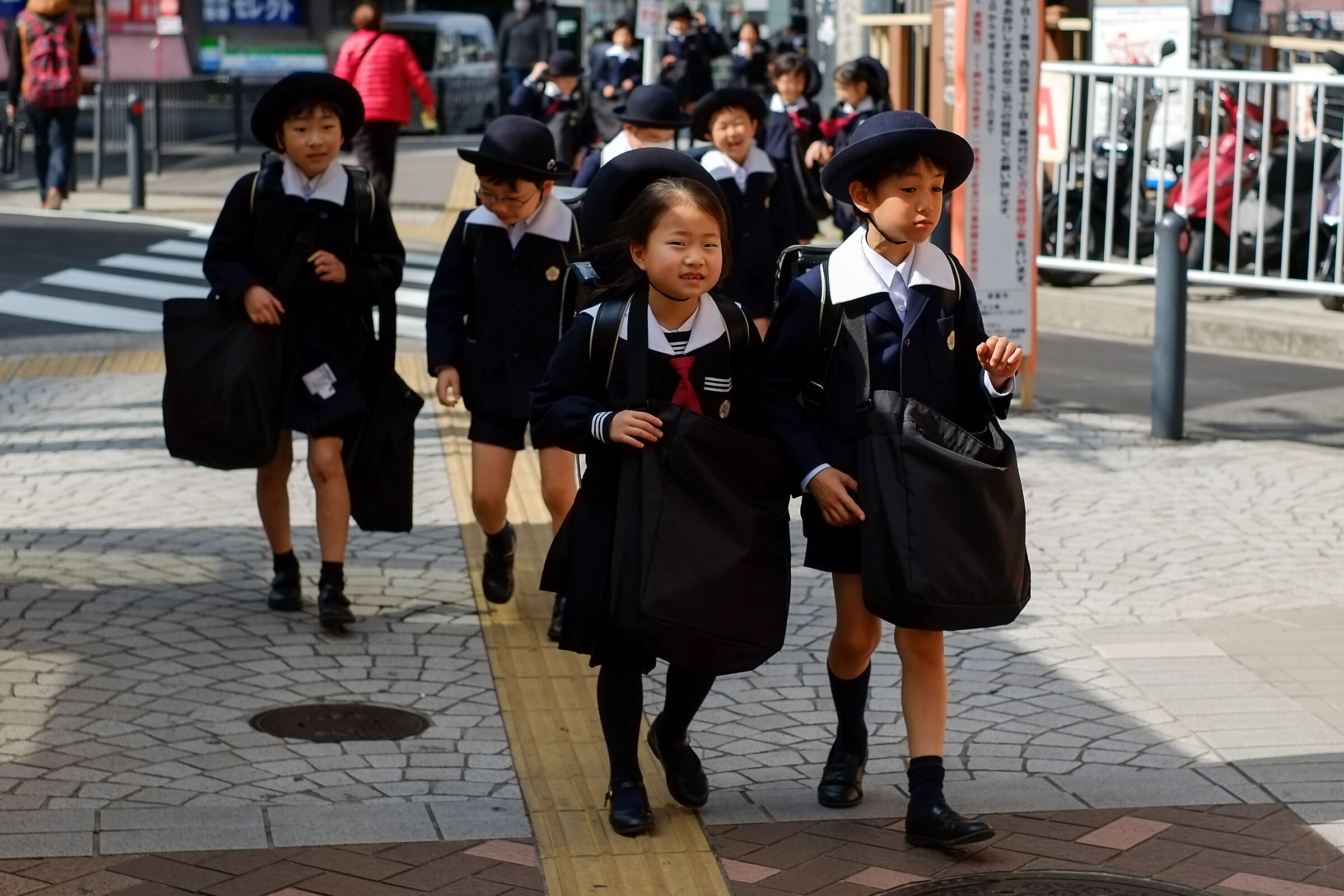 I bambini si divertono quando sono lontani dai genitori