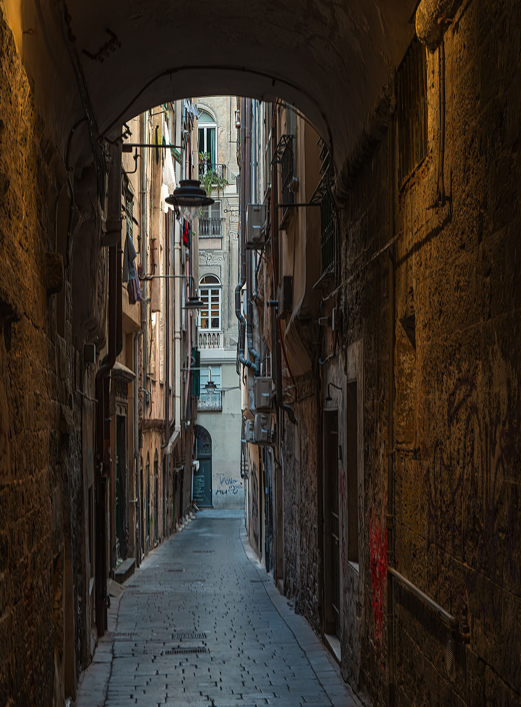 Genoa - Characteristic "caruggio"