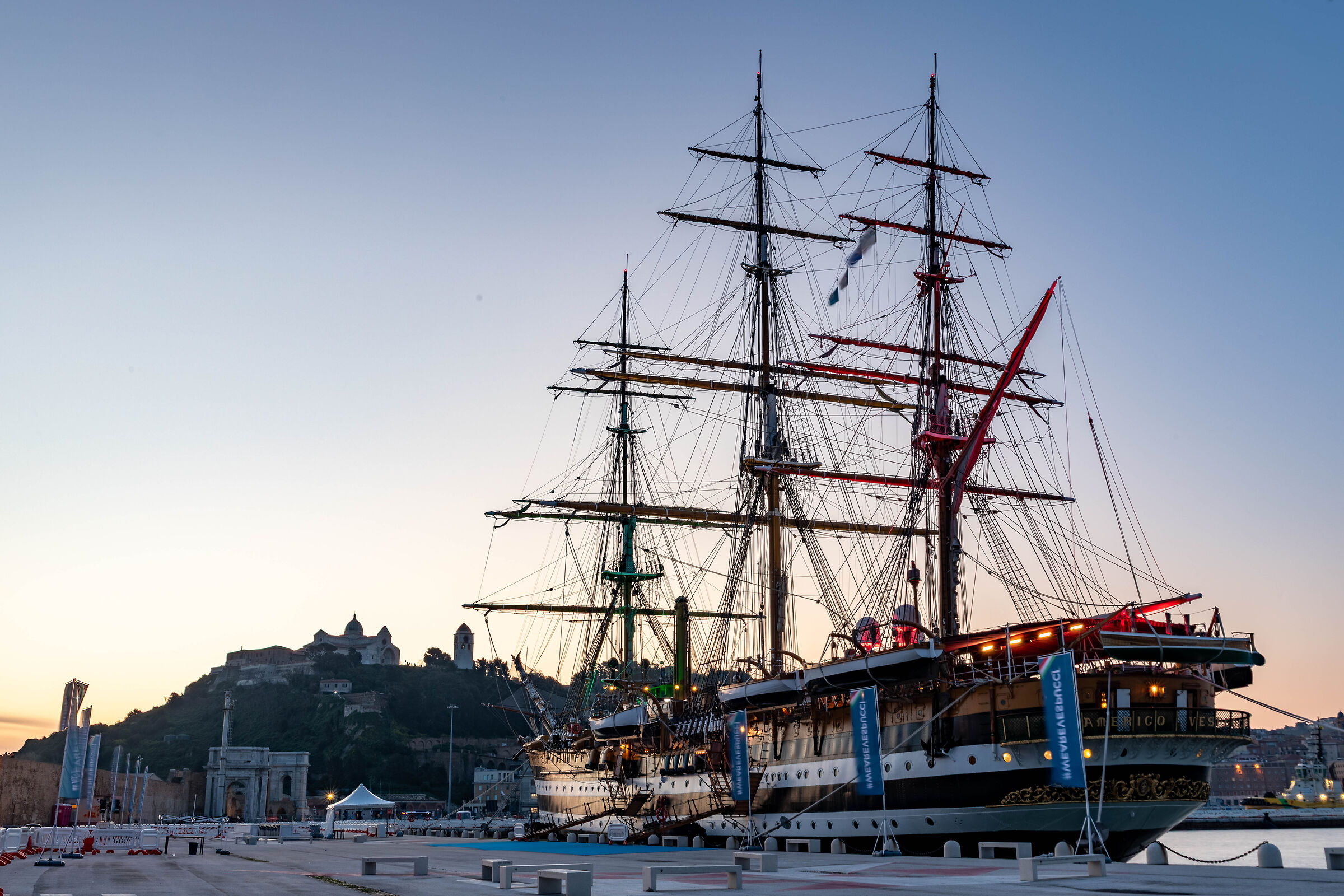 Amerigo Vespucci - Ancona, alba