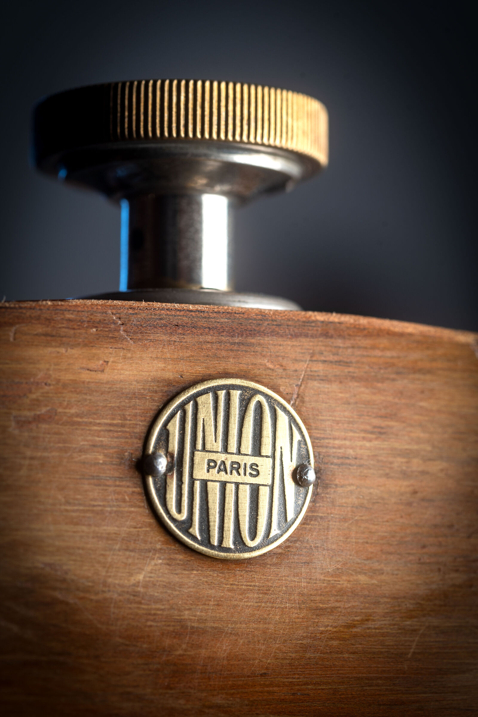 When photographing in analogue with the optical bench