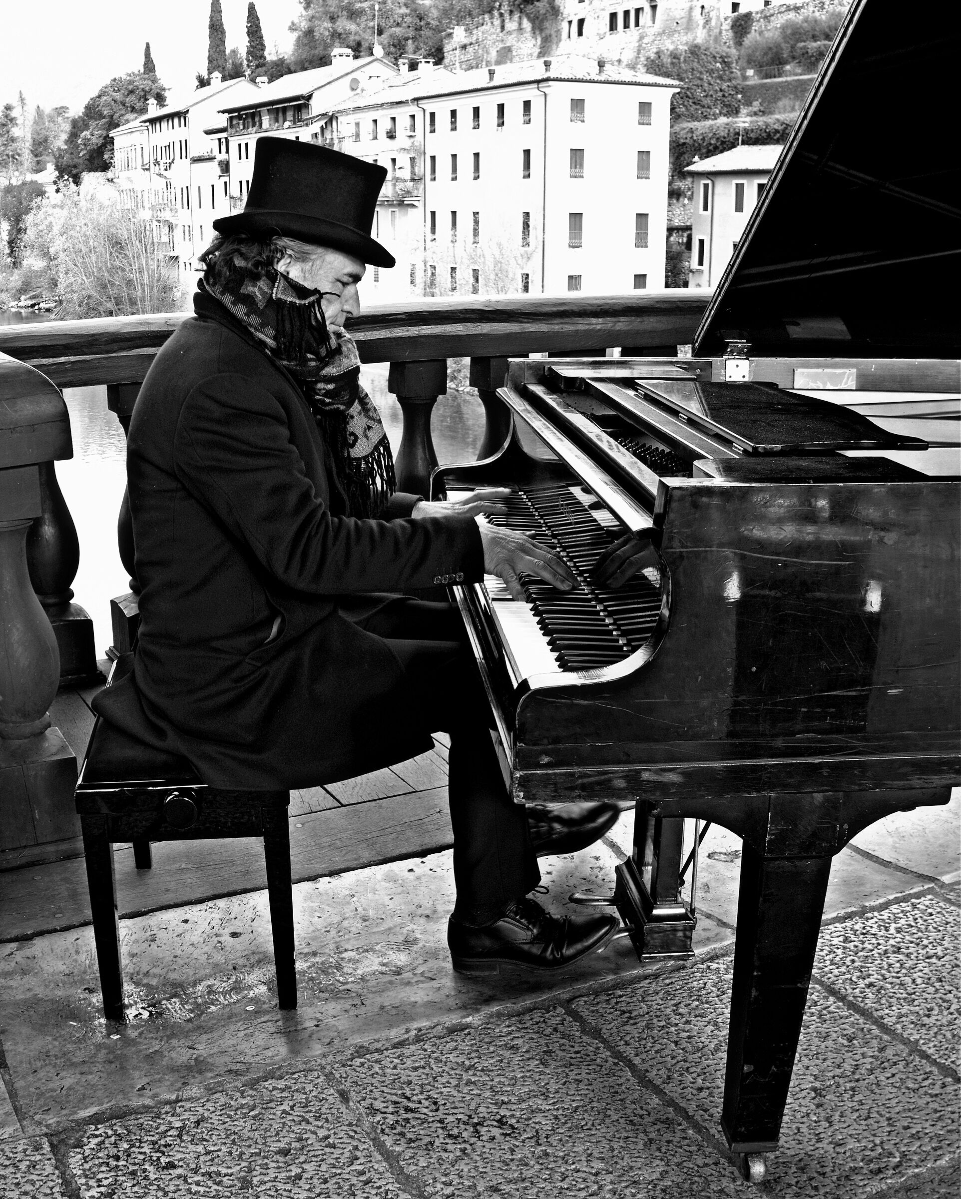Il pianista sull.....