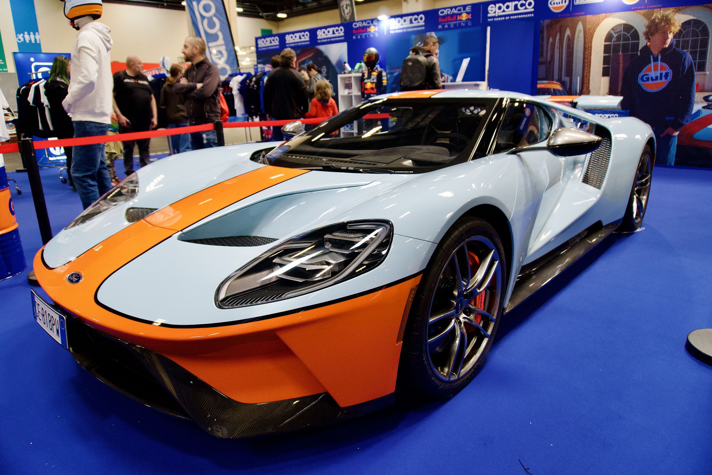 FORD GT
