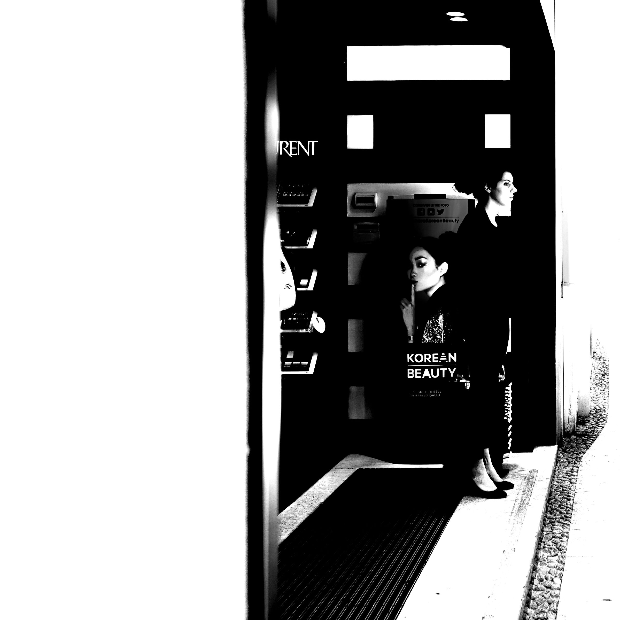 Take a plane that sees you