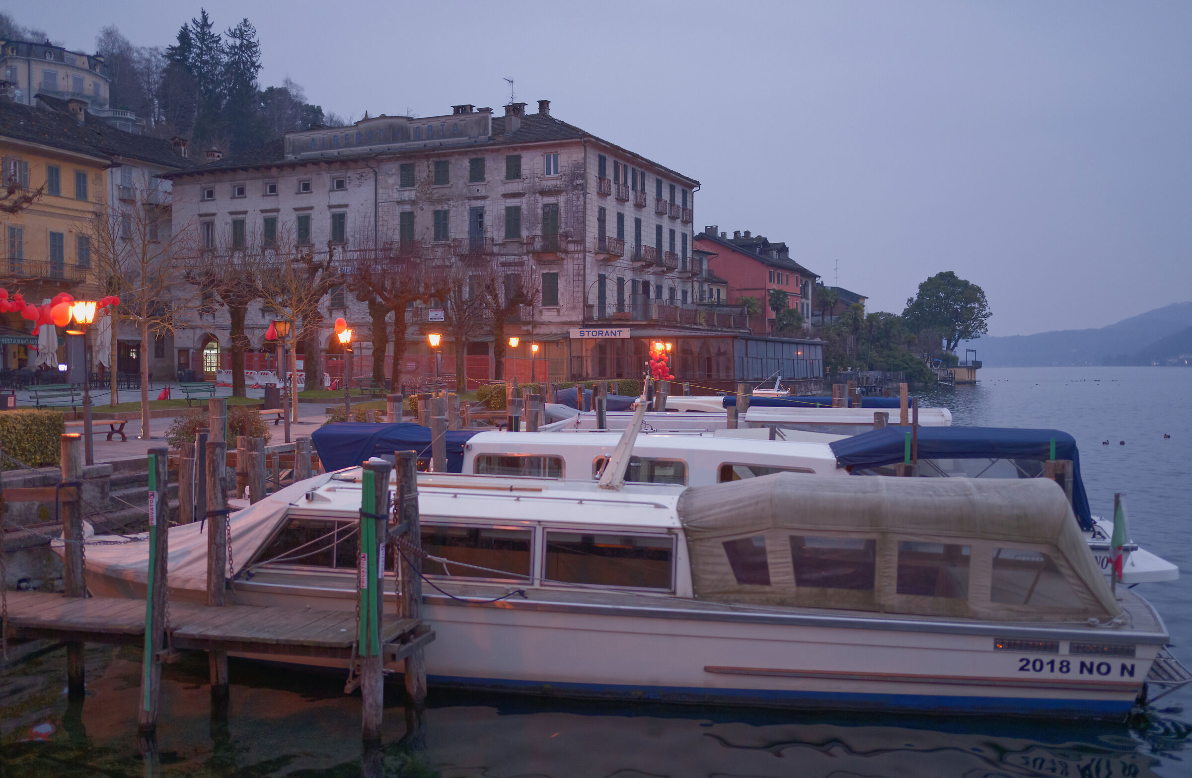Orta S.Giulio tests nikkor z 35mm f1.4