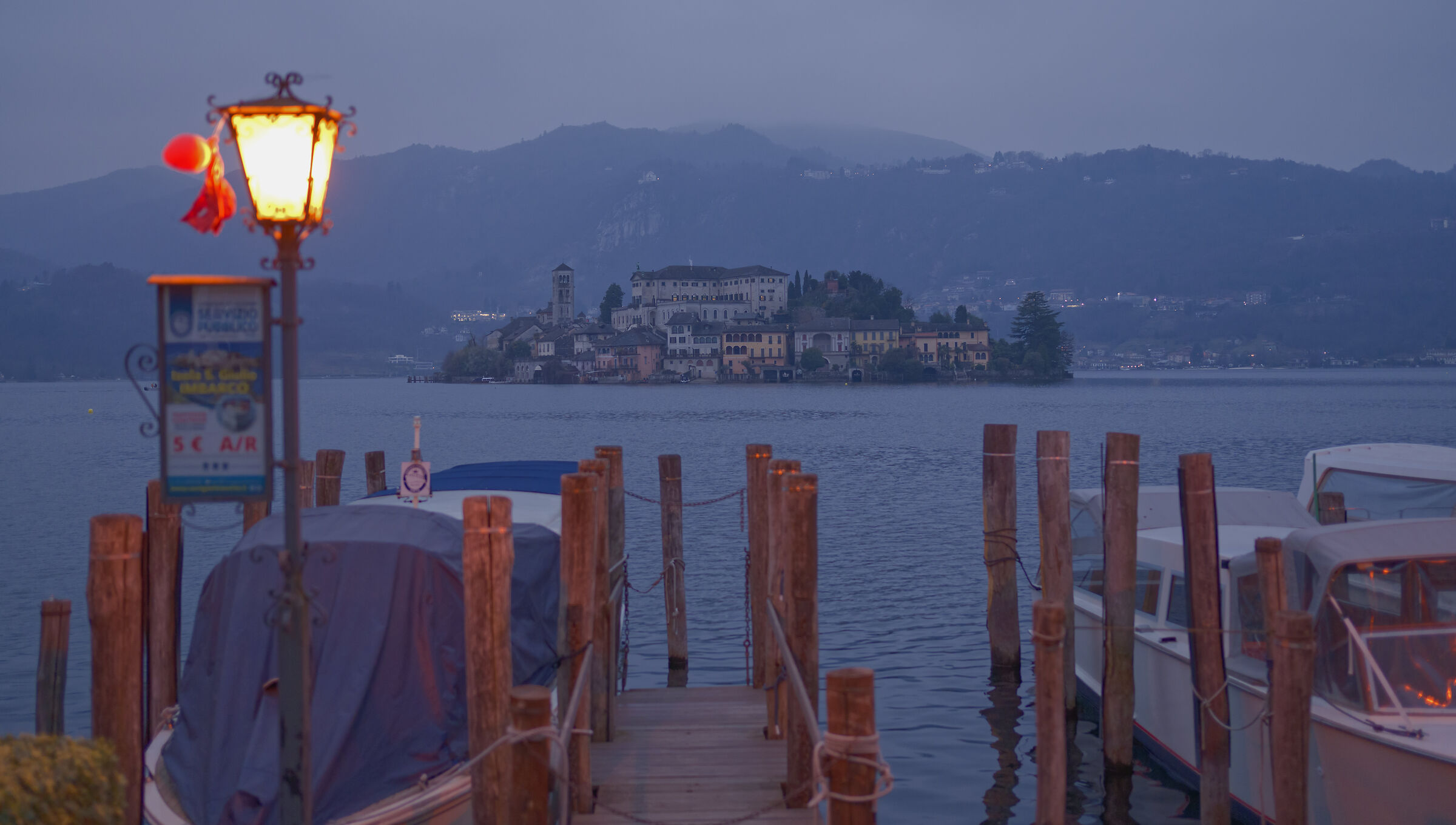 Orta S.Giulio tests nikkor z 35mm f1.4