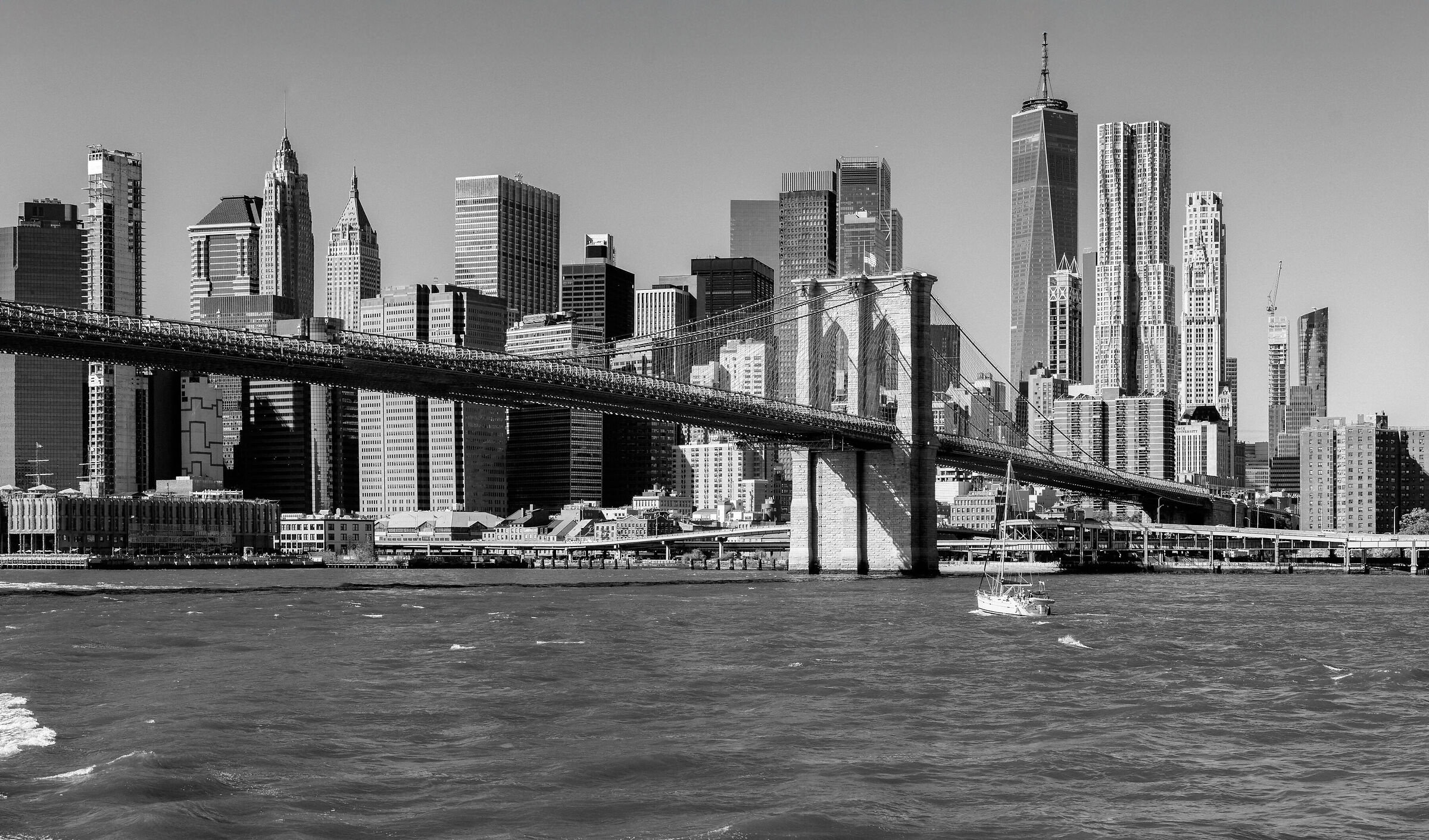 Vedute di Manhattan a colori e in bianco e nero