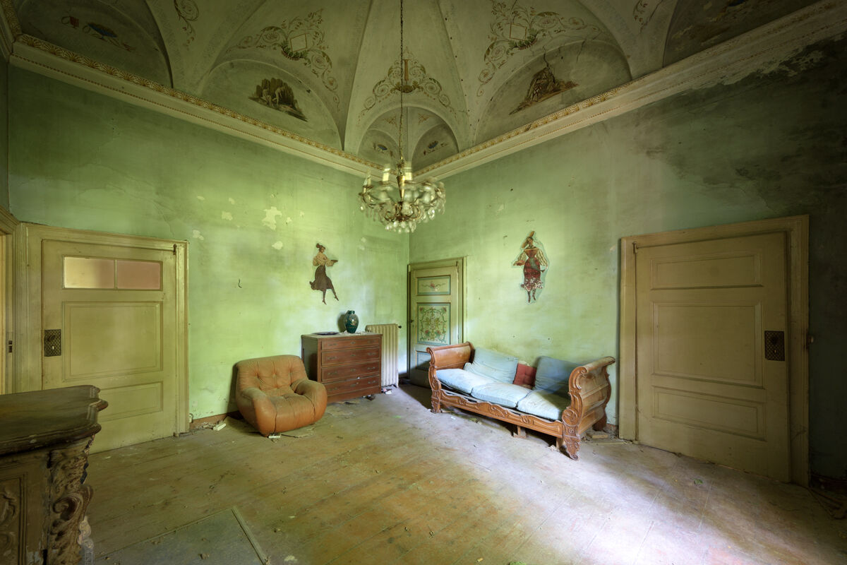 Castle of Count T. #Urbex#Abbandono#Decadenza