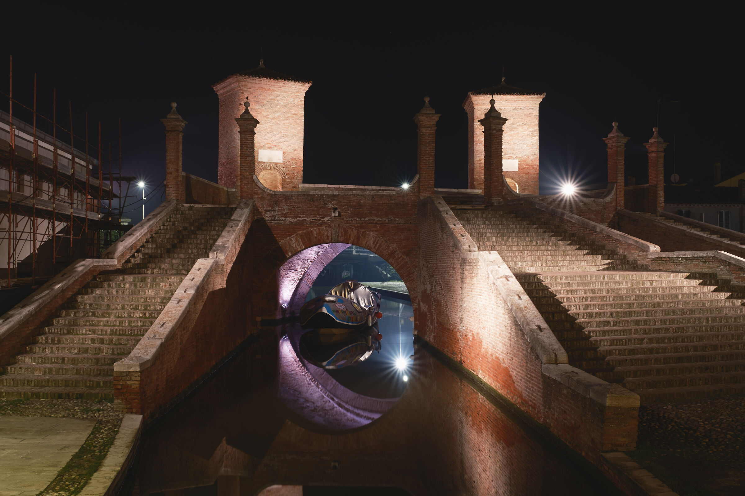 3 decks.... Comacchio