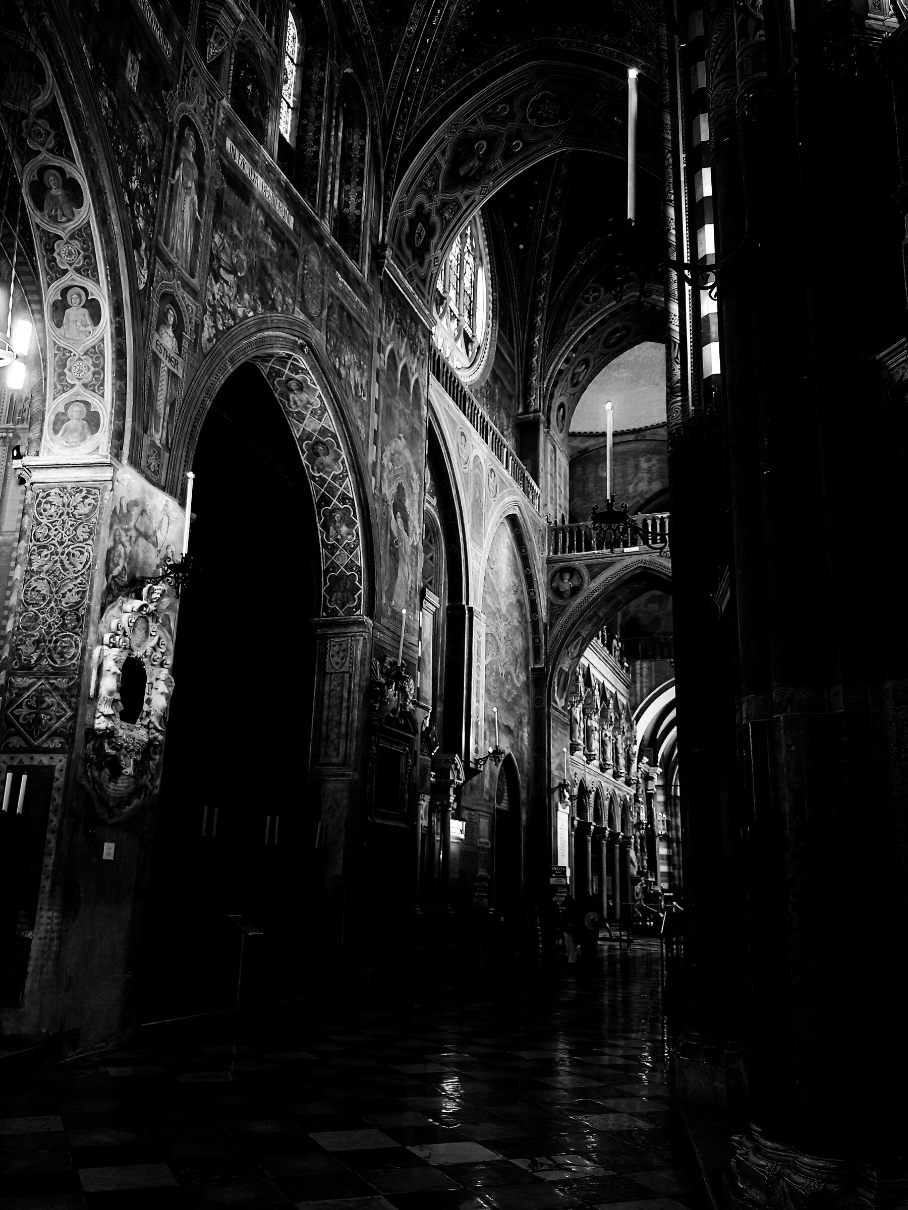 la luce e le tenebre
