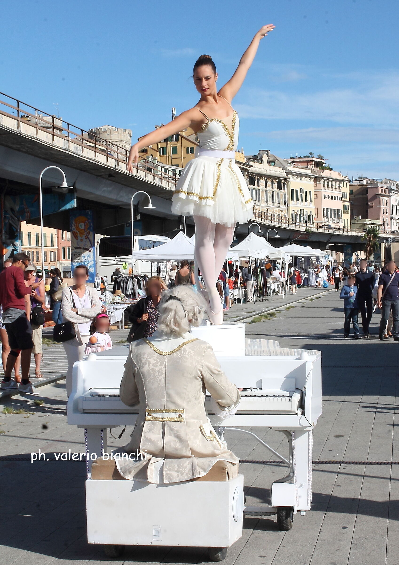 La ballerina e il suo pianista.