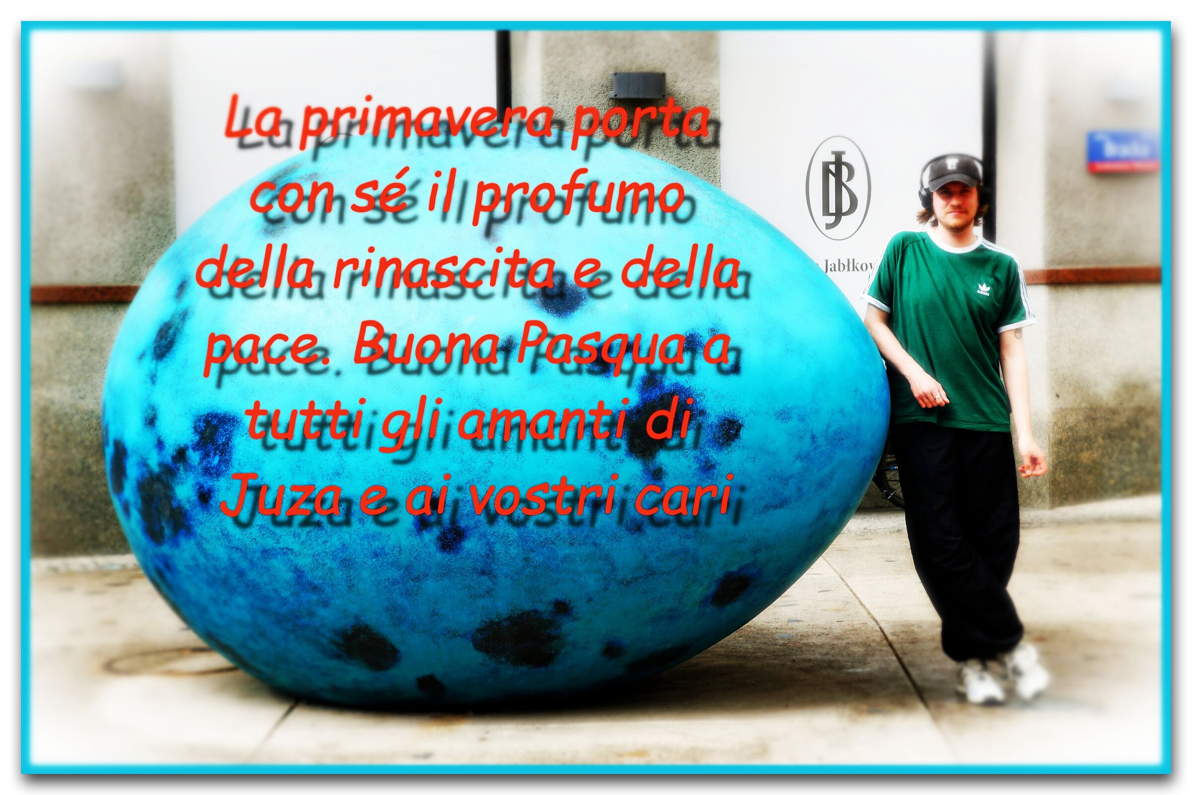 L'installazione "Chick" alla Piazza dei Cinque Angoli