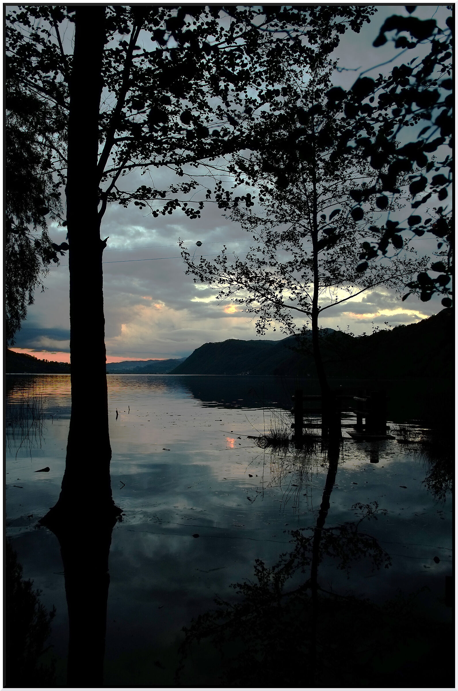 An evening on the lake