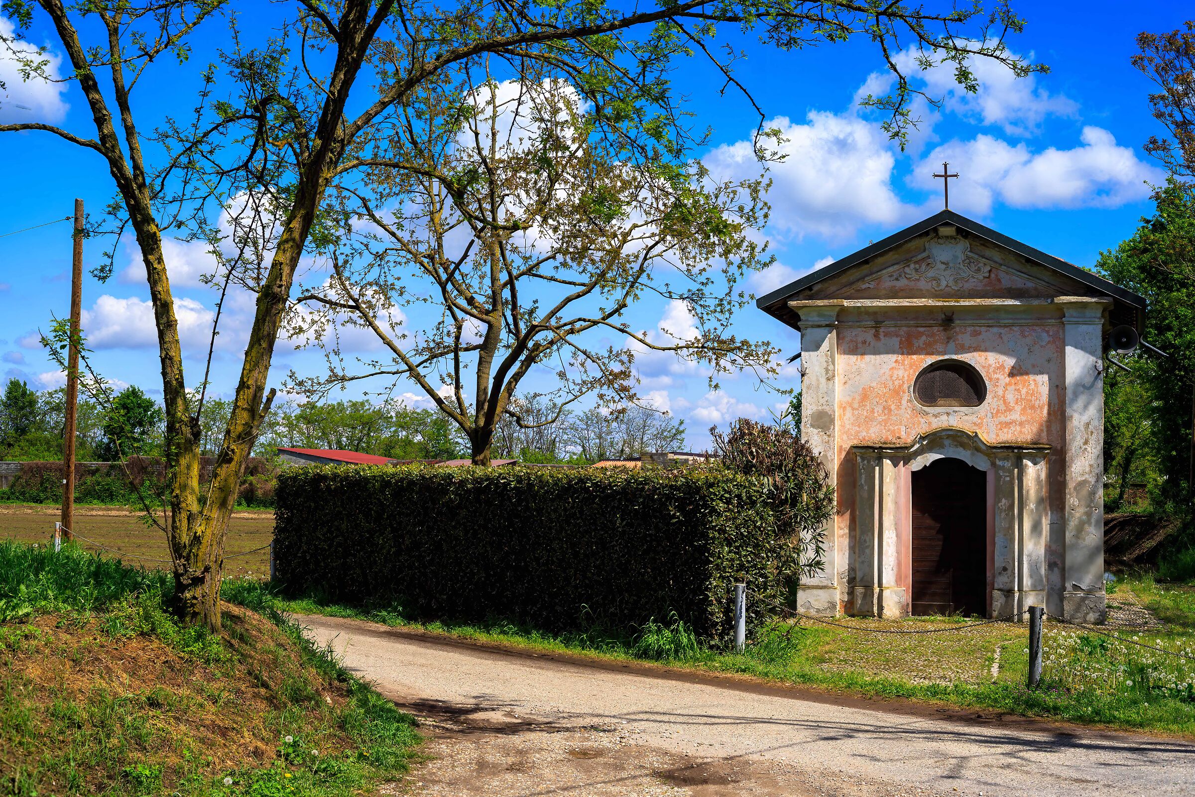 Chiesetta di campagna