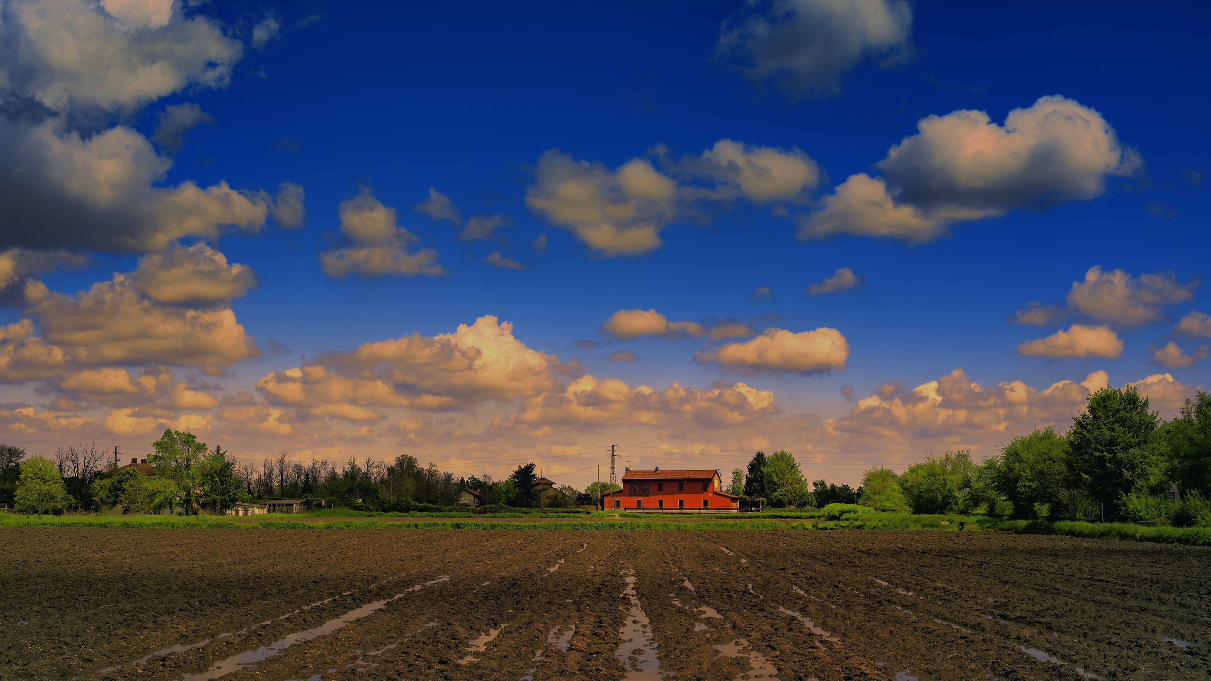 C'è una casa rossa che........