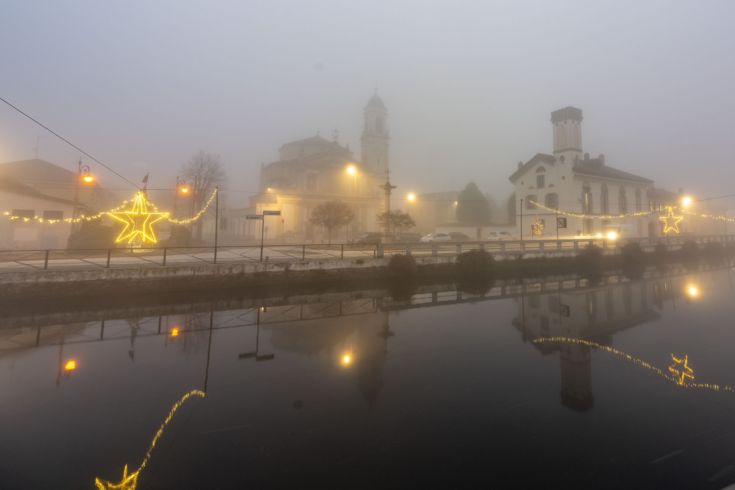 The fog on the Naviglio Grande