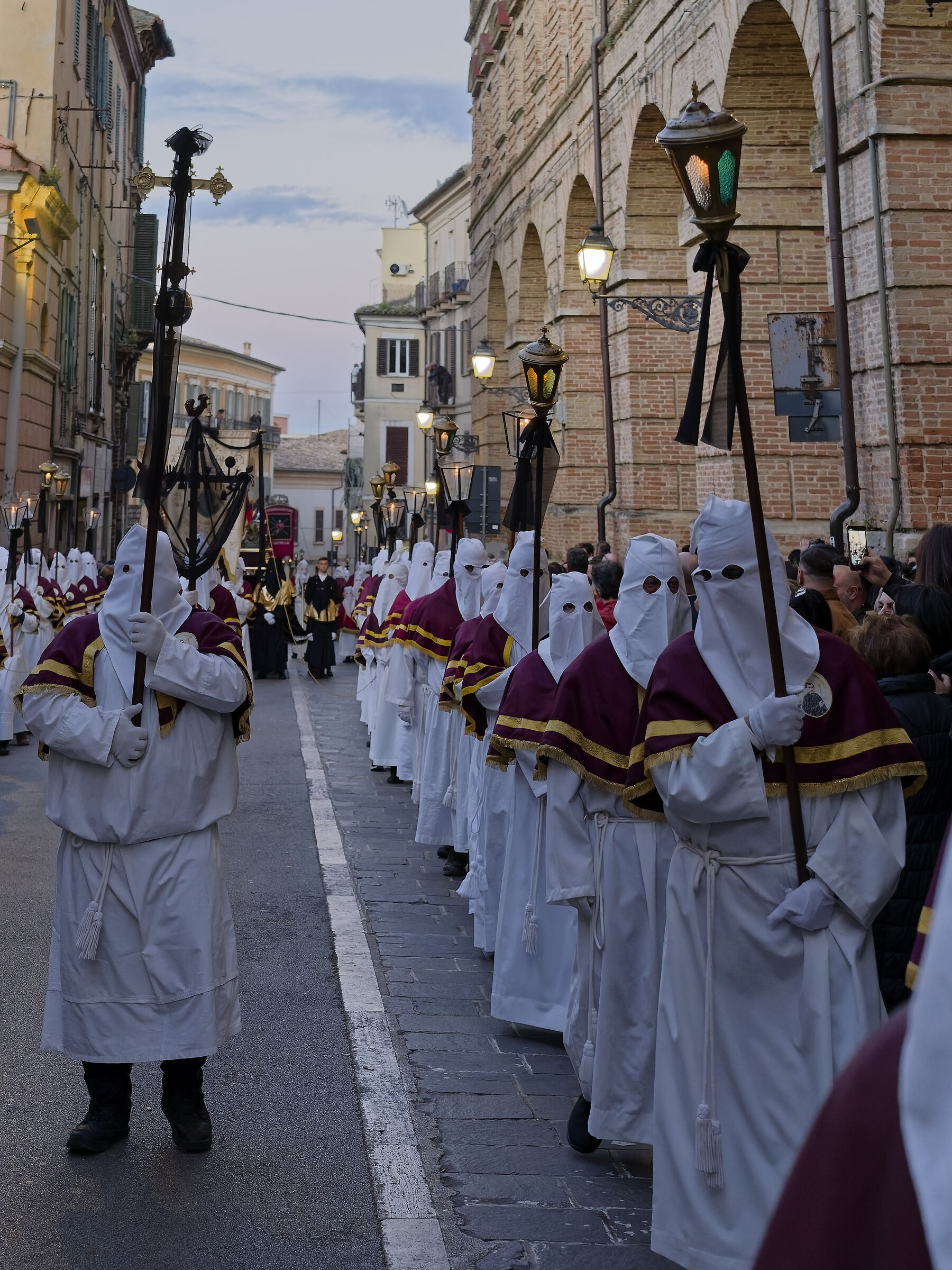 Processione venerdì santo Chieti - Gli incappucciati