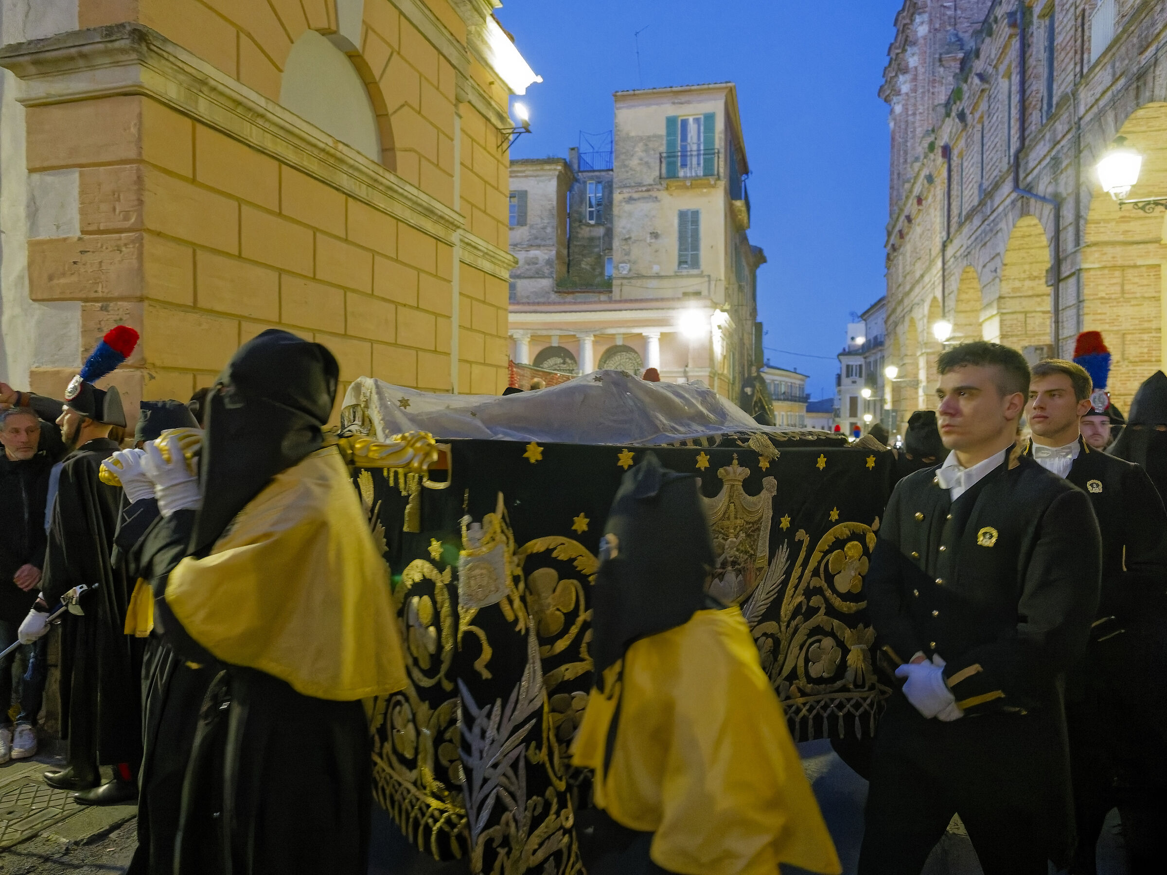 Processione venerdì santo Chieti - Il Cristo morto