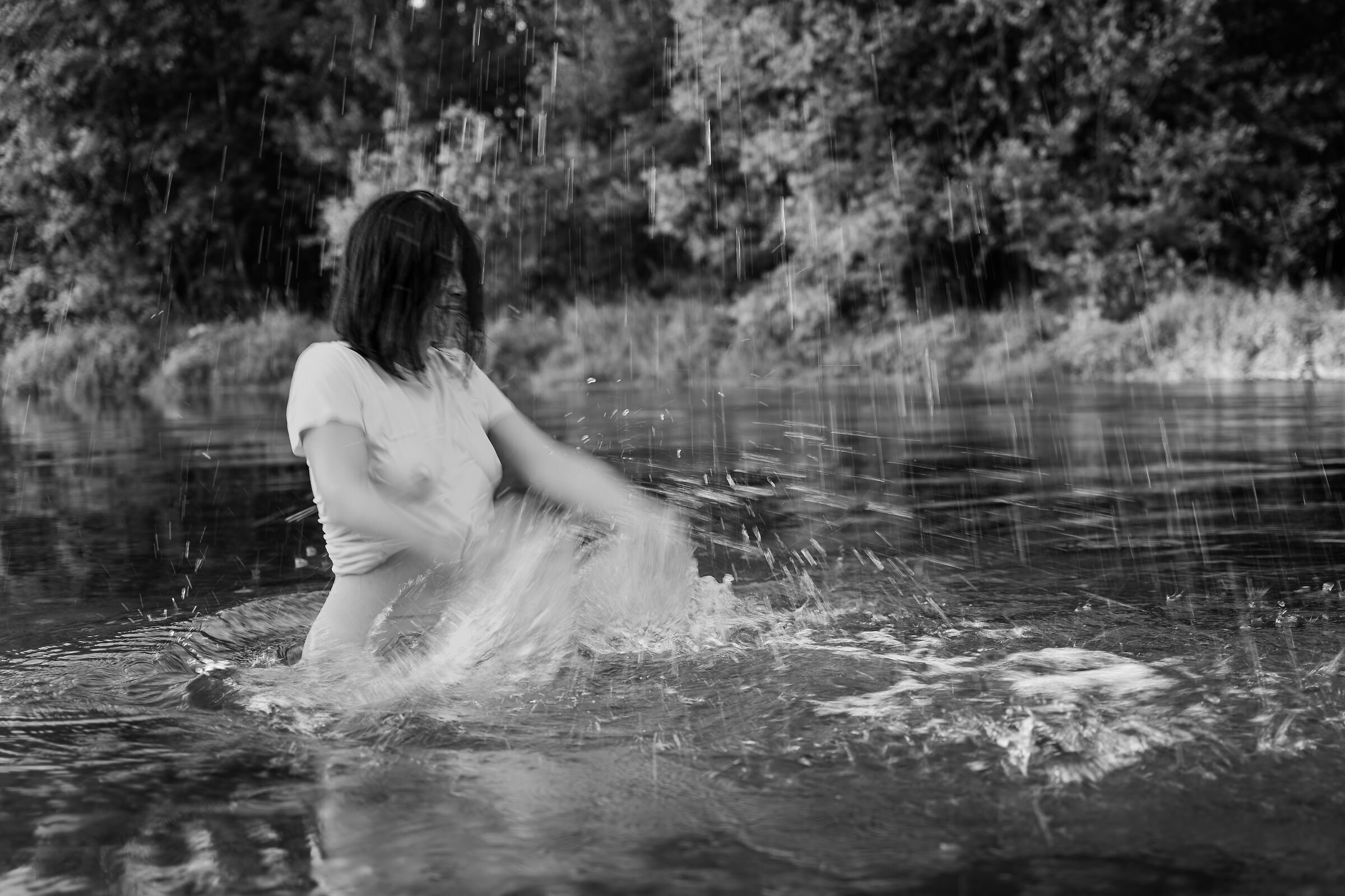Hot in the river 3
