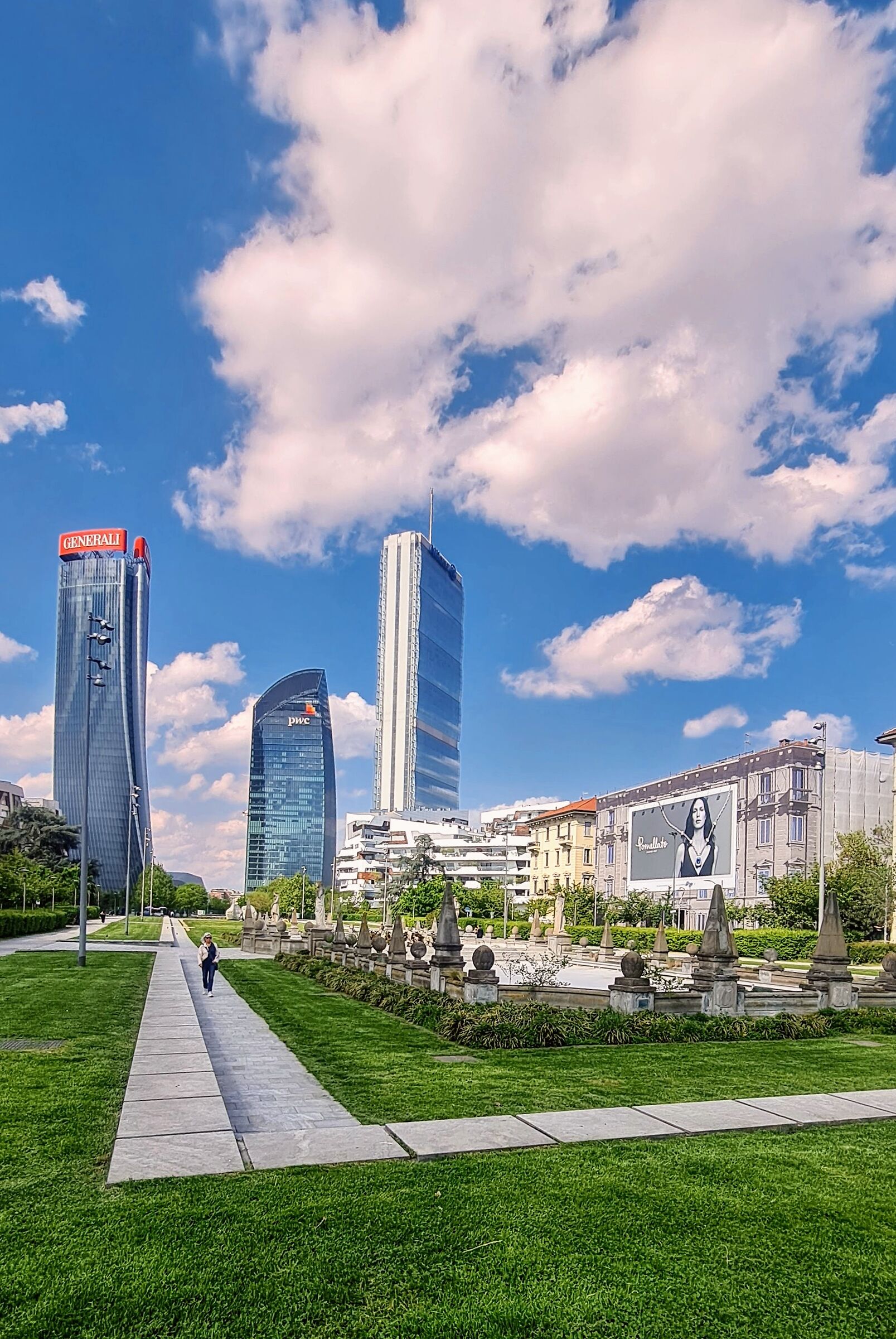 Piazza Giulio  Cesare  (MI)