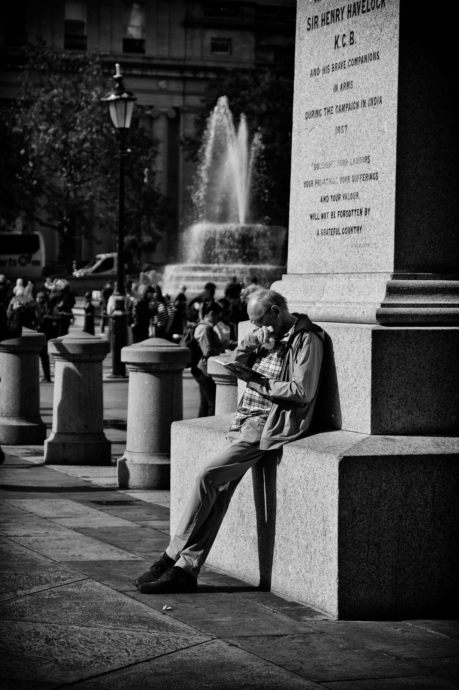 Hungry tourist, informed tourist
