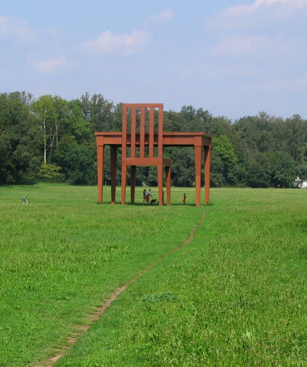 Al riparo sotto il tavolo