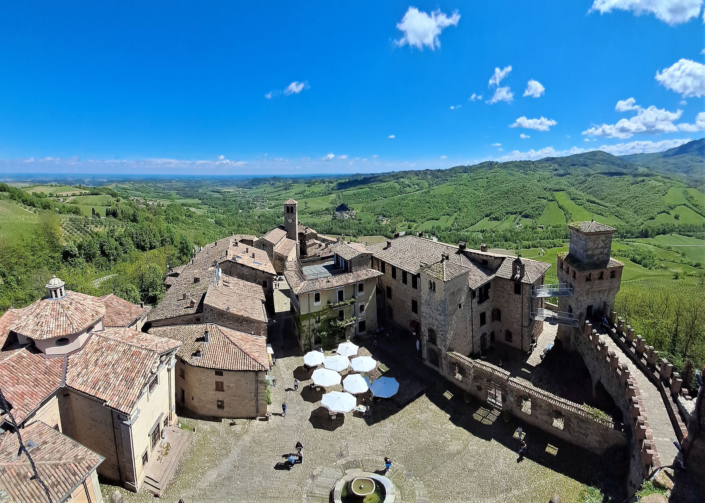 Borgo e Castello di Vigoleno (PC)