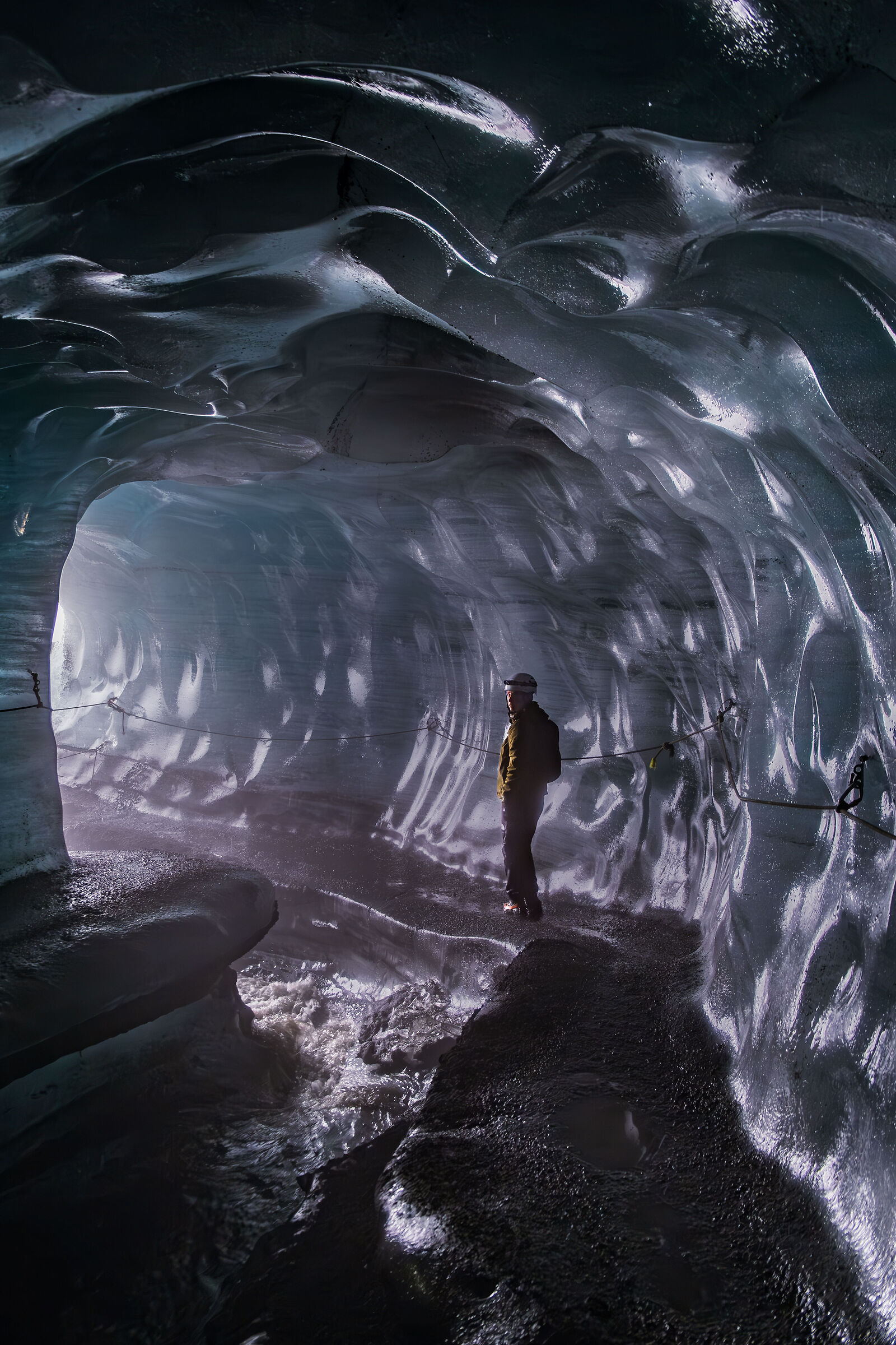 Ice cave discovery - Katla glacier