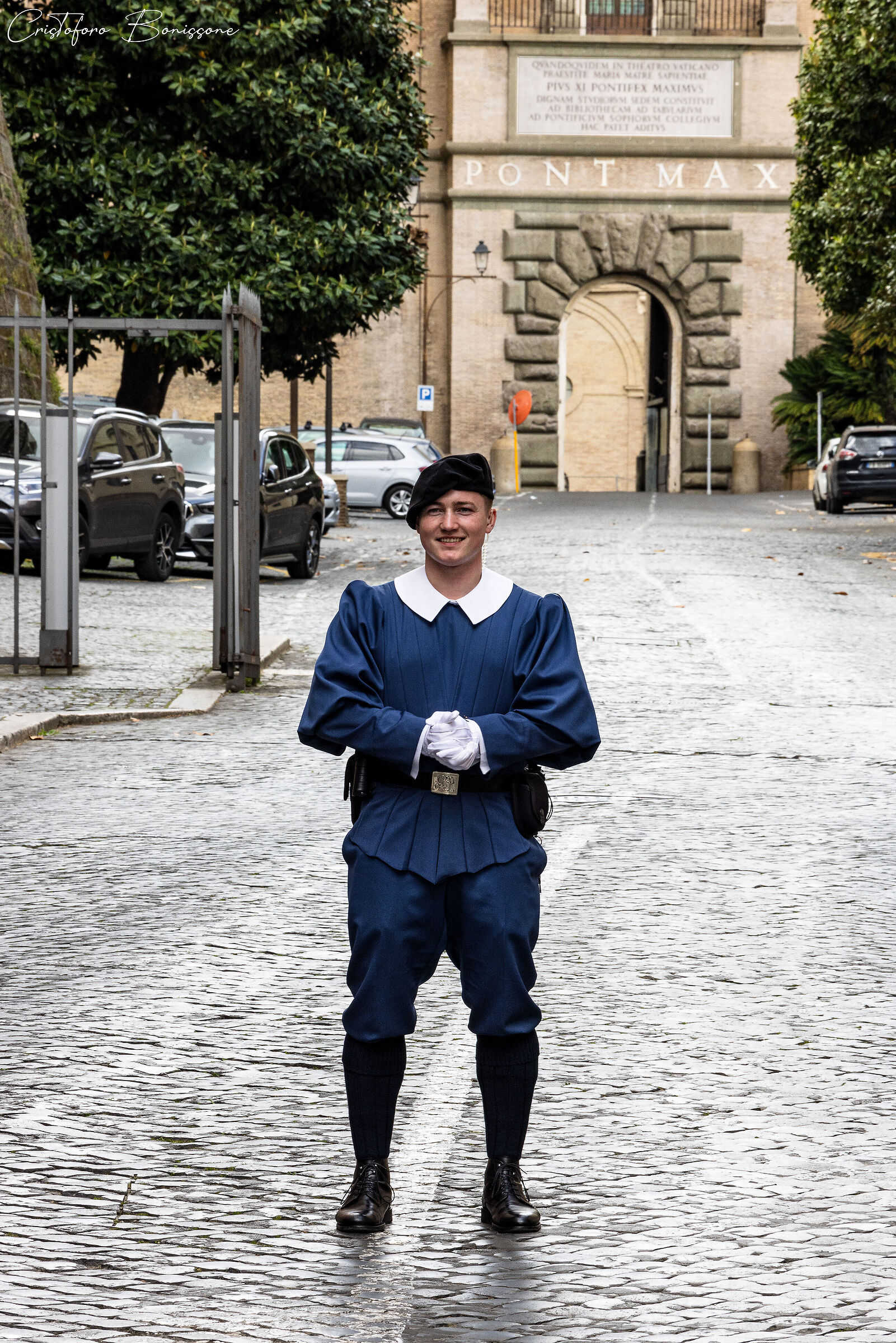 Pontificia Guardia Svizzera in tradizionale uniforme